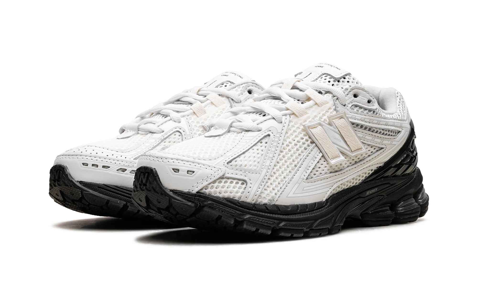 1906R "Comme des Garcons Homme - White" off - road running shoe capability