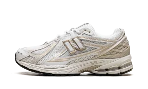 1906R "JD Sports Exclusive Reflection Timberwolf Gold" Ventilated Anatomical shape