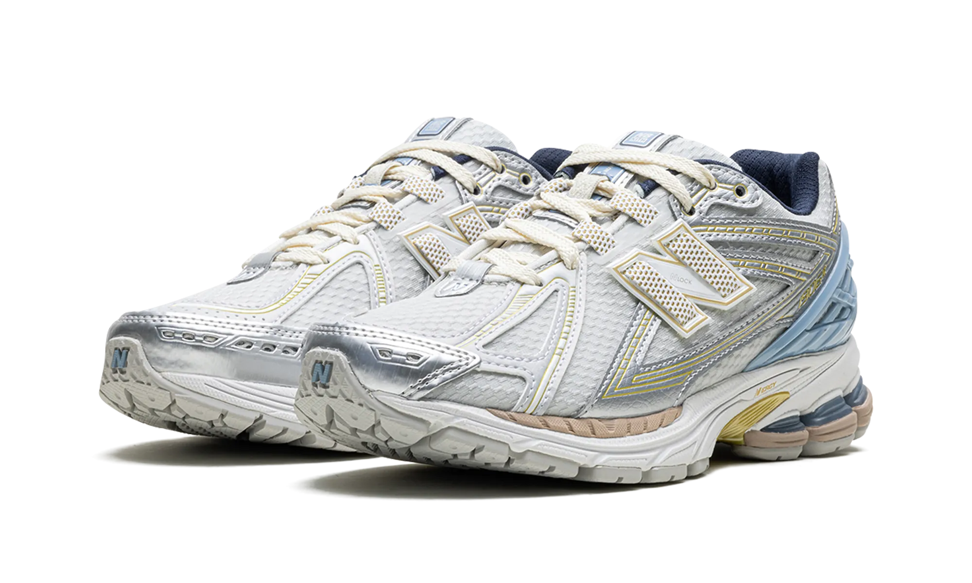 Comfortable Shank 1906R "Kith- White"