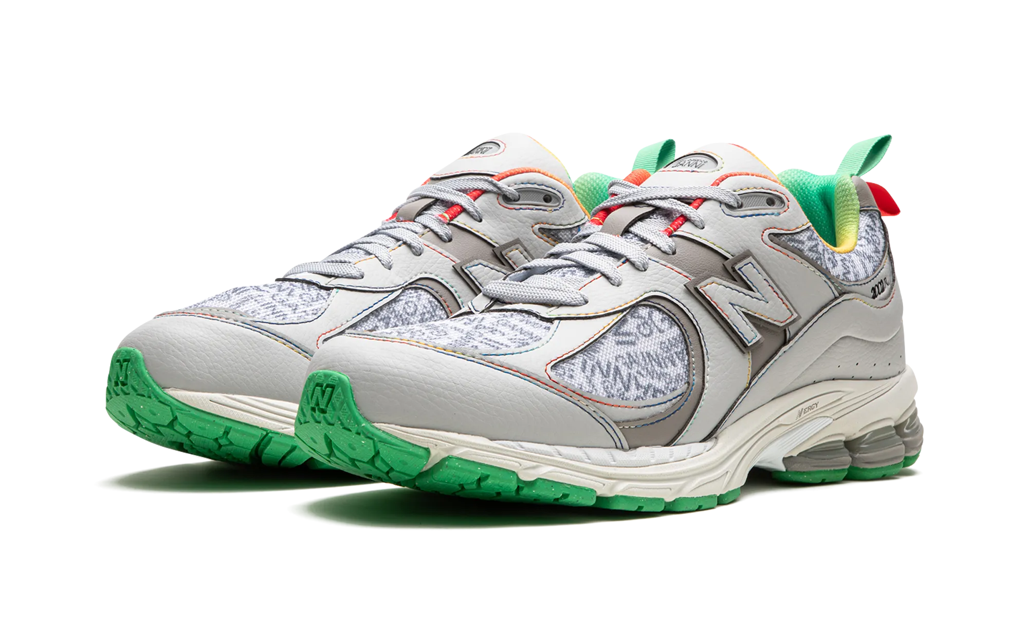 2002R "GANNI Rain Cloud" running in a frozen river area shoes