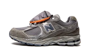 running in a neighborhood elegant - style shoes 2002R "Grey Pouch"