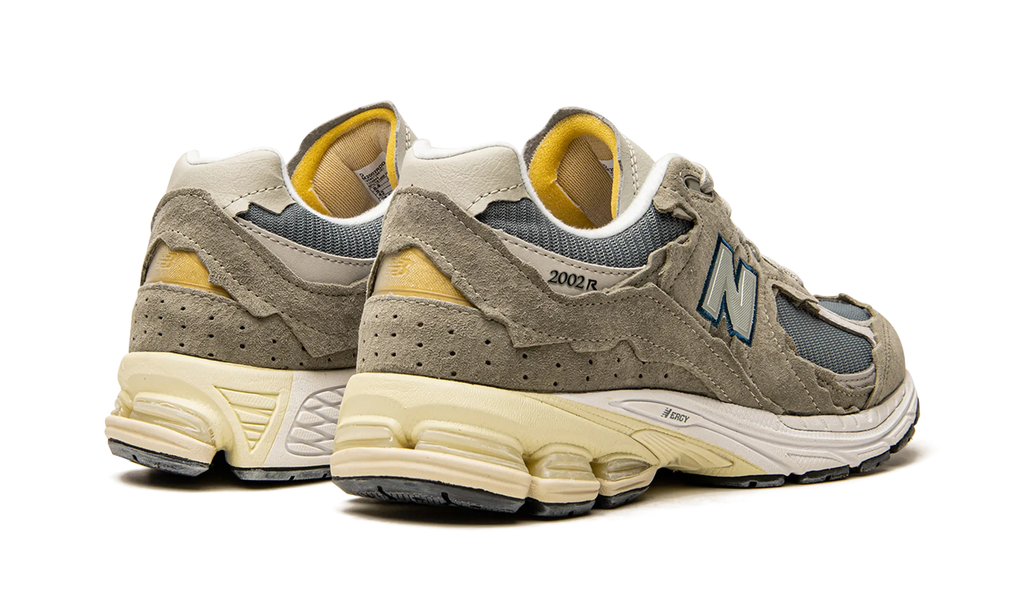 running in a tram station area shoes 2002R "Protection Pack - Mirage Grey"