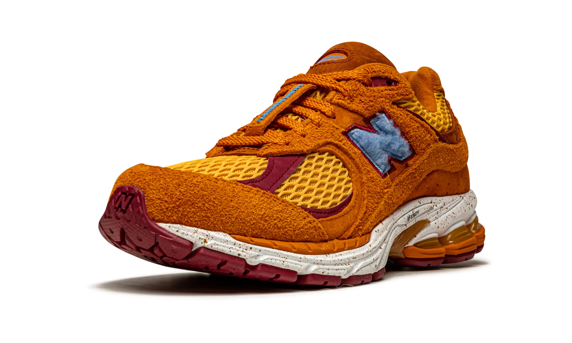 2002R "Salehe Bembury - Peace be the Journey" running in a tropical area Saucony Jazz