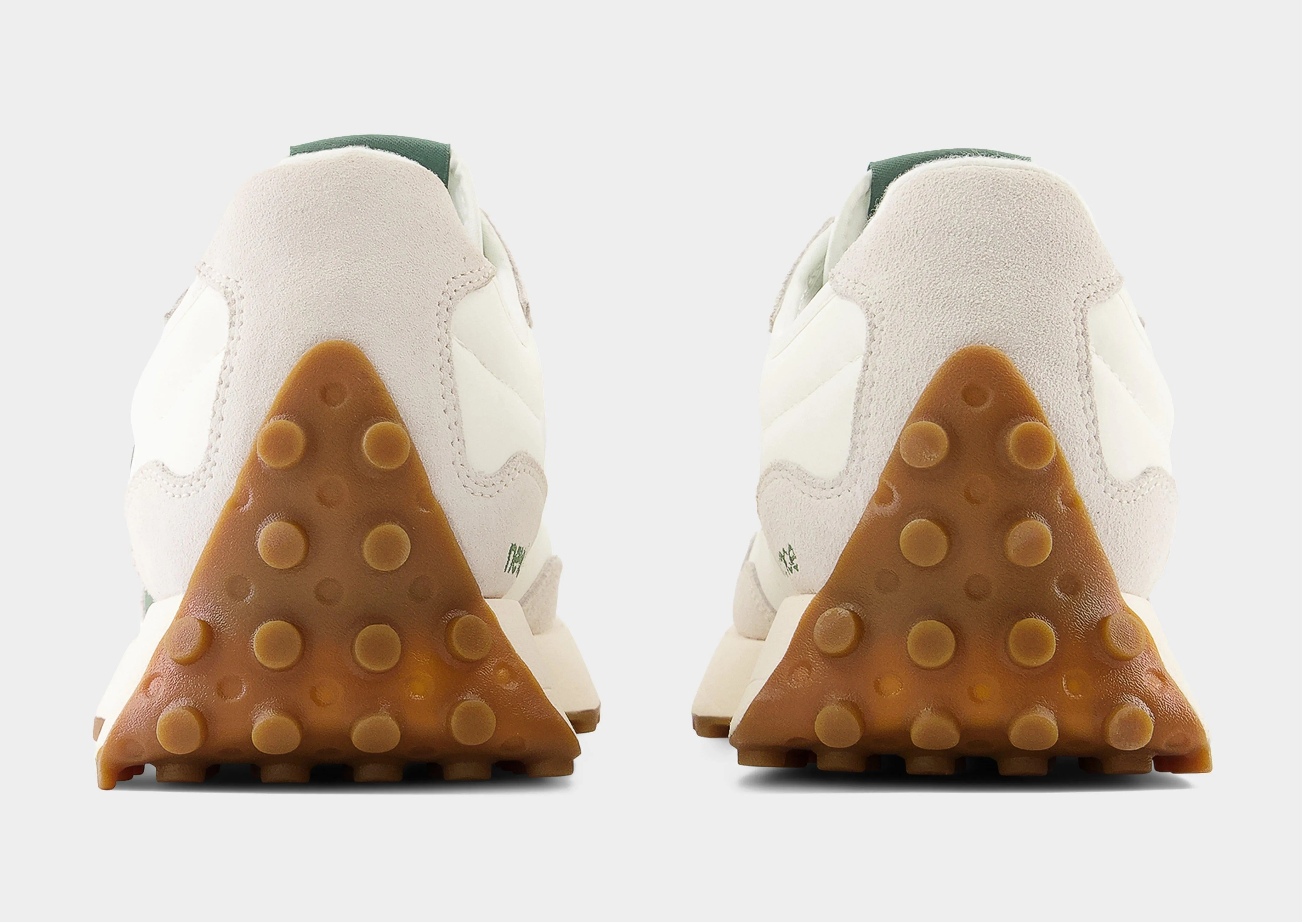 327 Women's sporty shoe appeal