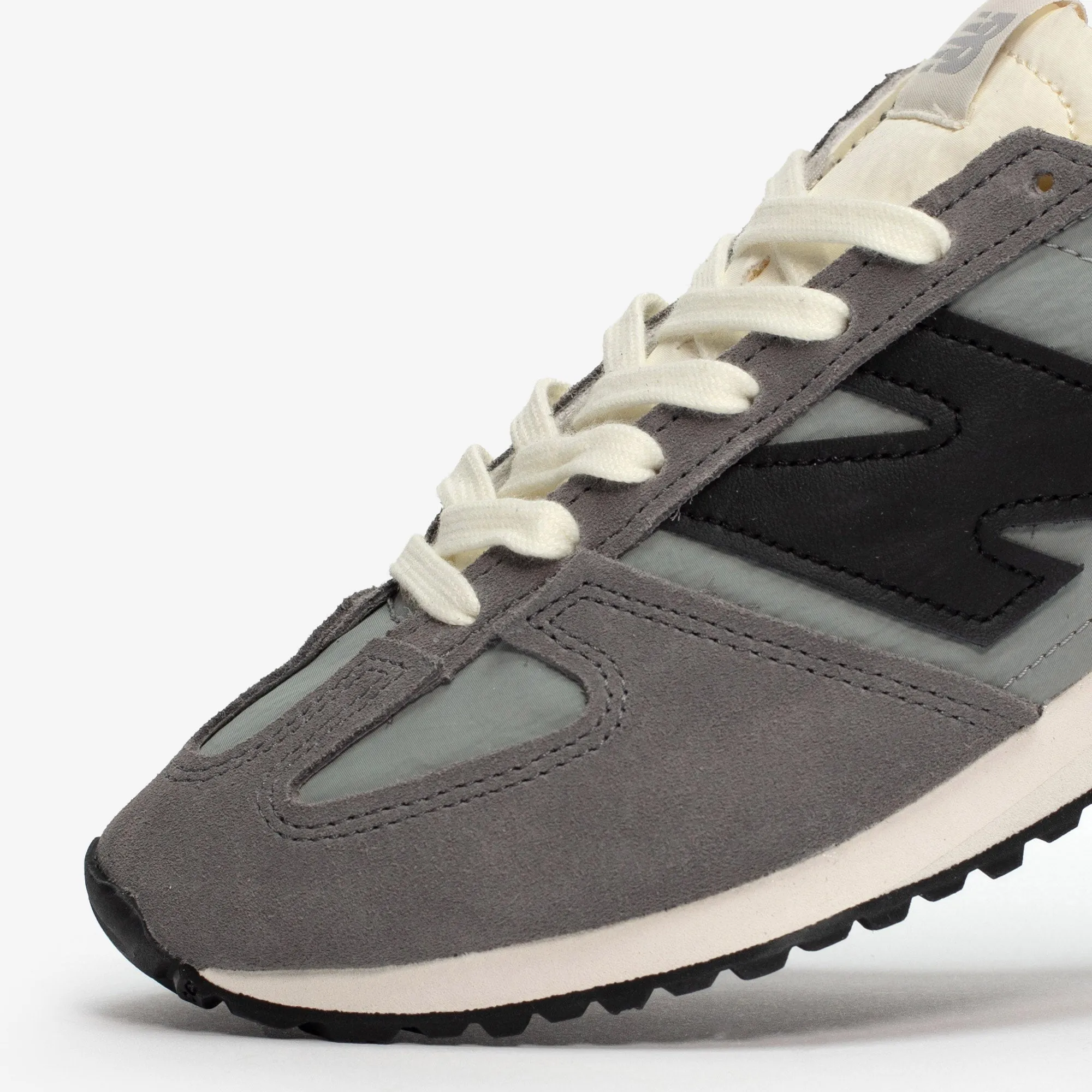 471 Contoured Footbed Support Padded interior
