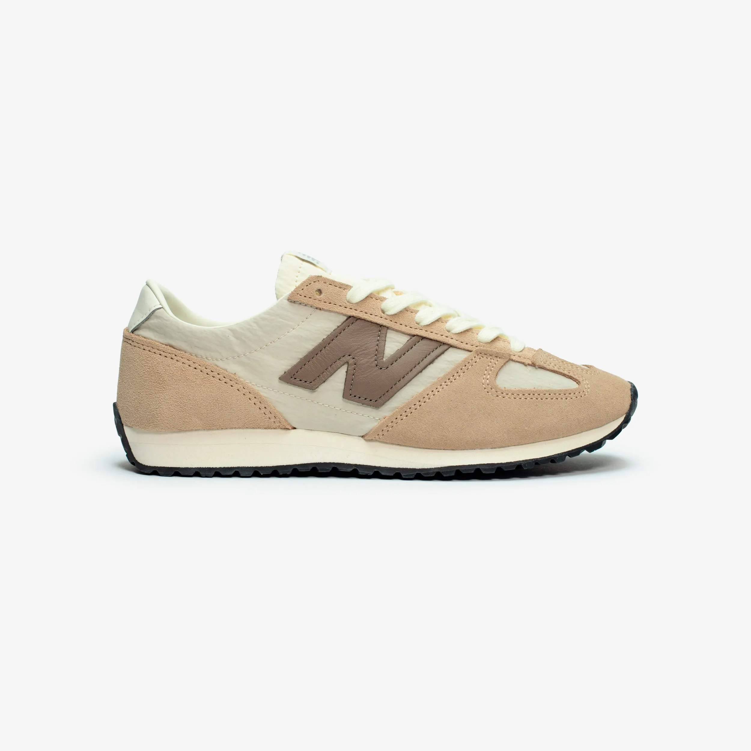 471 Athletic Apparel Trend-setting sole