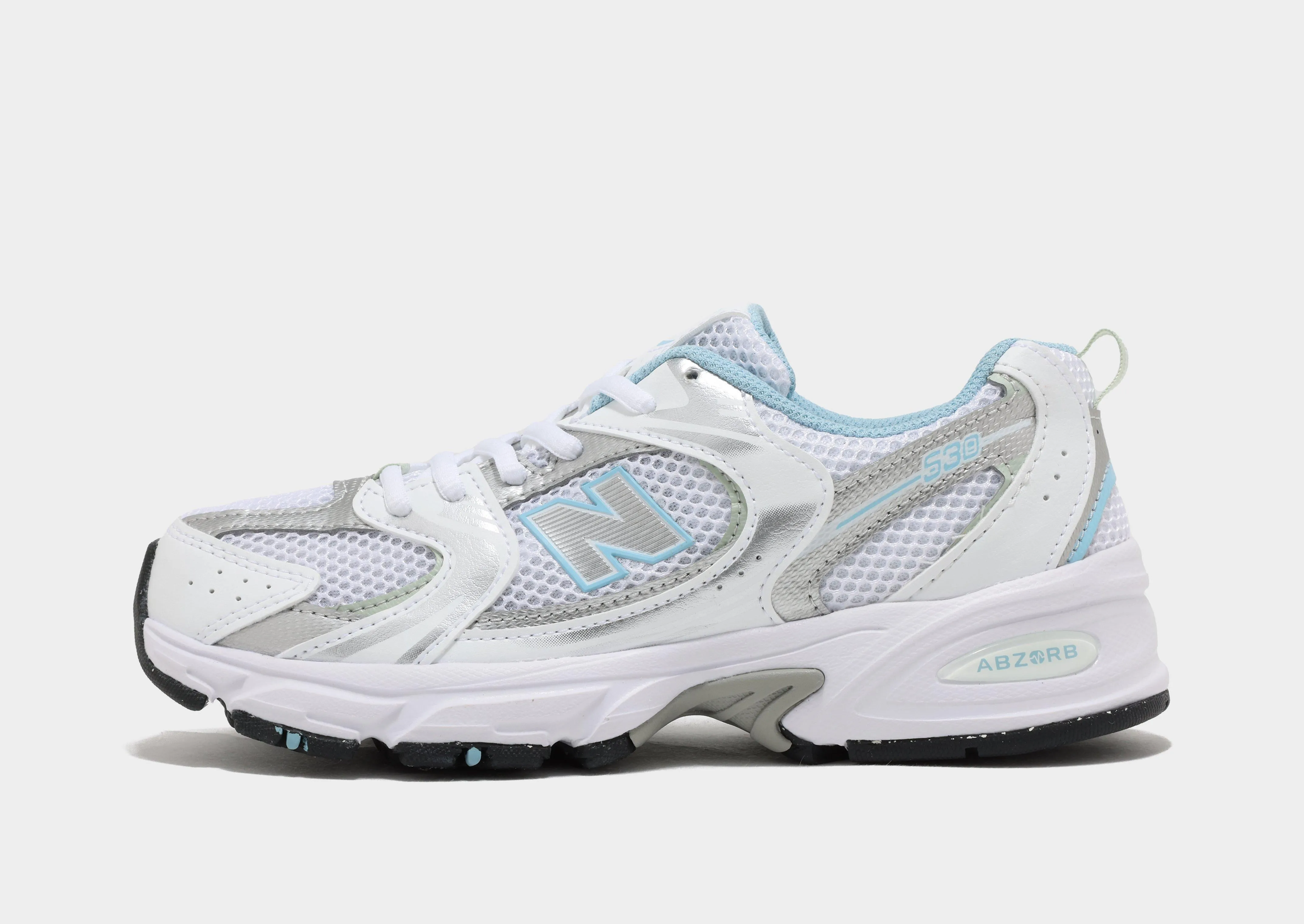 530 Junior's Secure Base off - road running shoe capability
