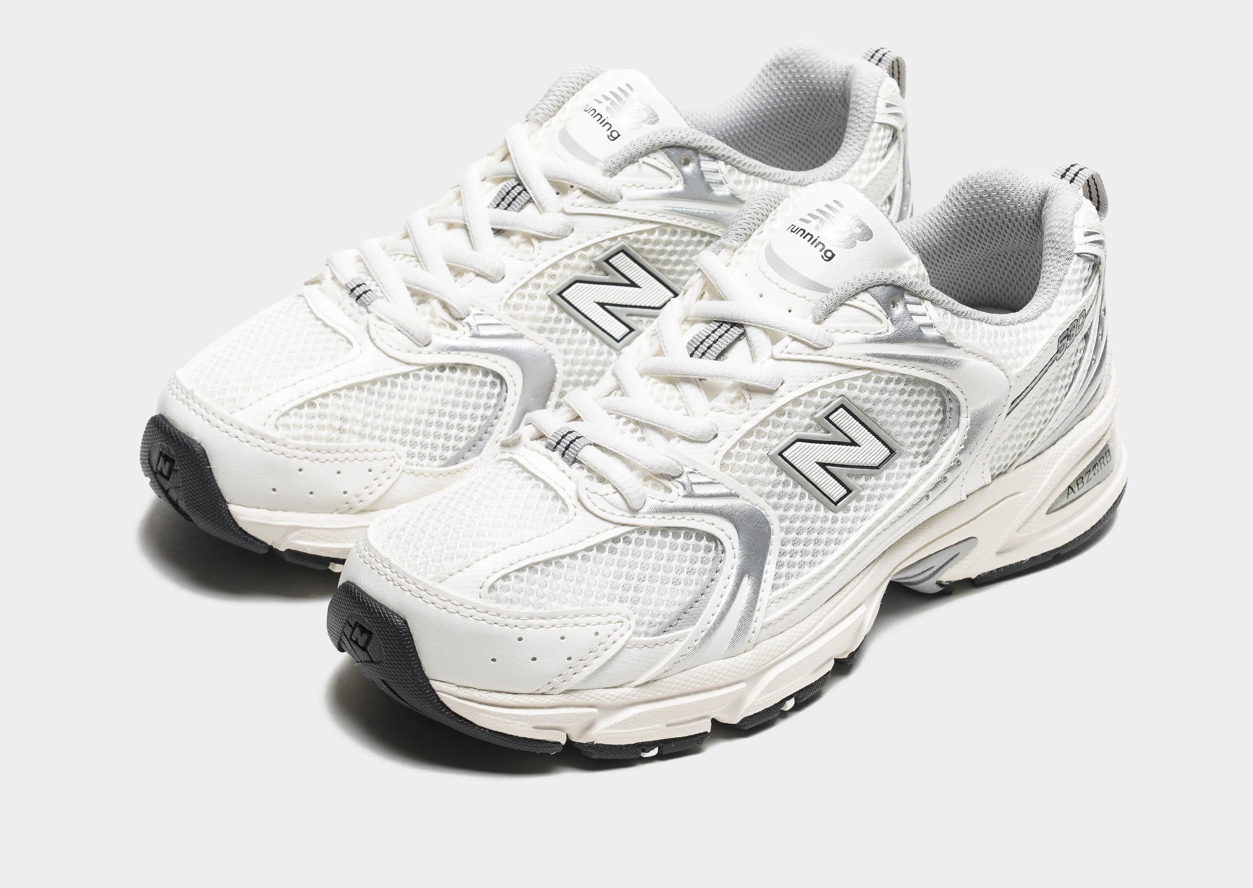 530 Women's multi - surface adaptable odor - control - feature shoes