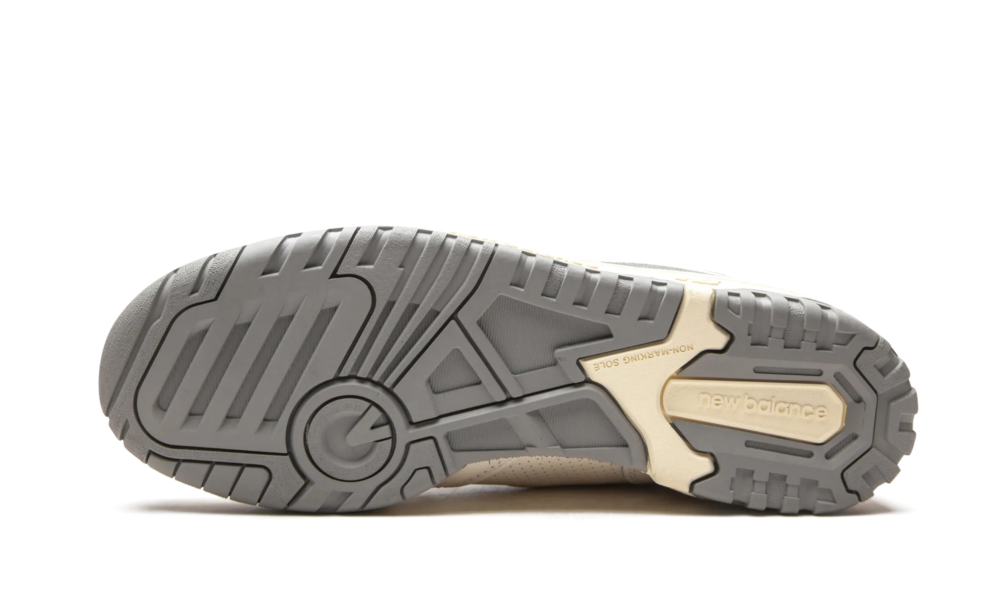 formal - looking running shoes 550 "Aim?? Leon Dore - Silver"