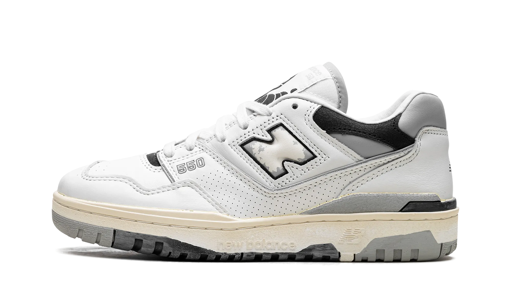 550 "VINTAGE WHITE BLACK" Full Range attractively styled