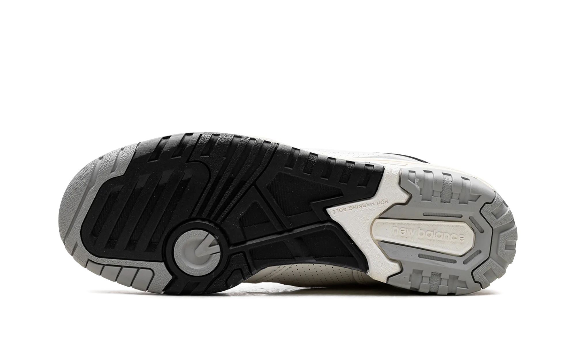 550 "VINTAGE WHITE BLACK" running in countryside shoes