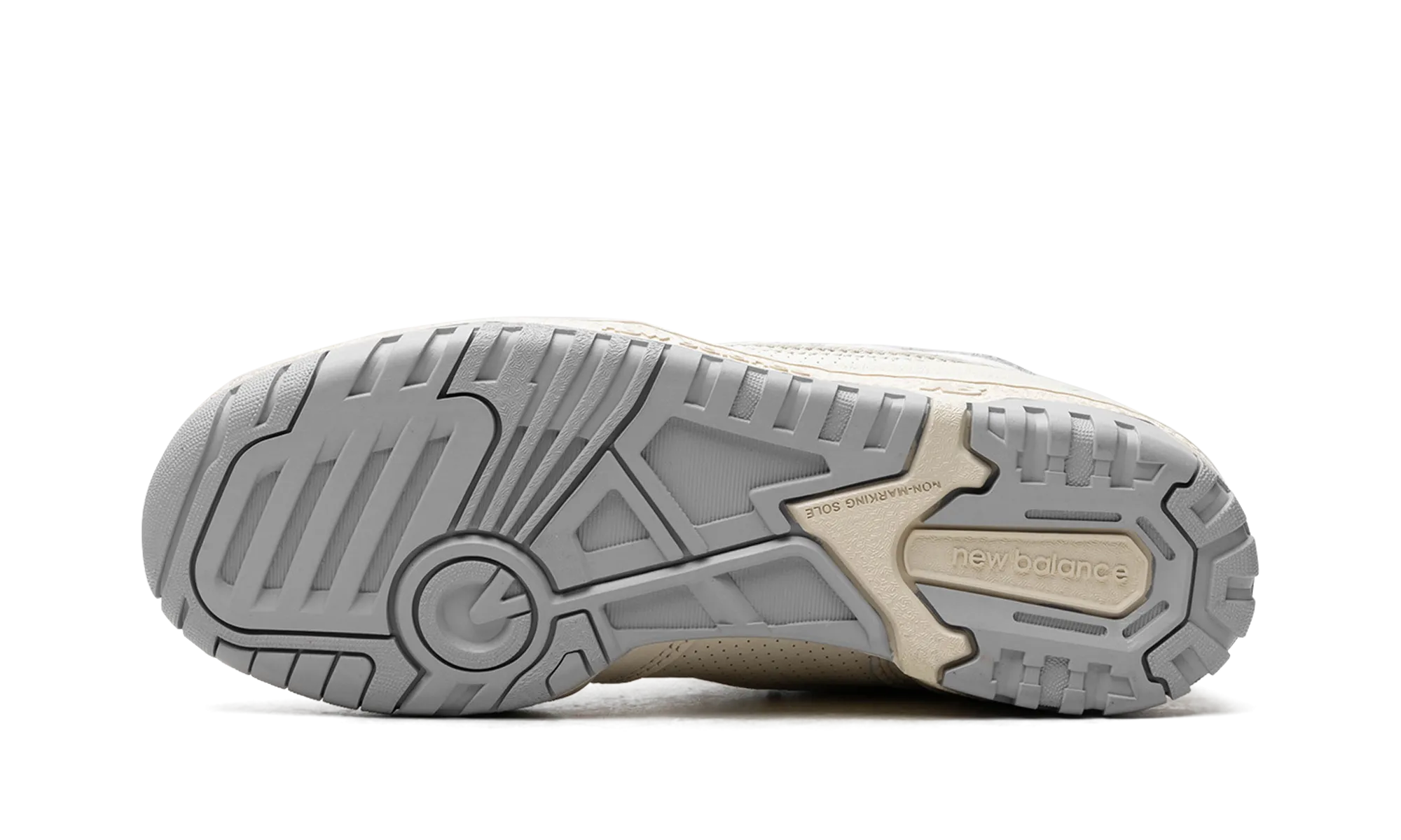 Track meet 550 "White / Cream"