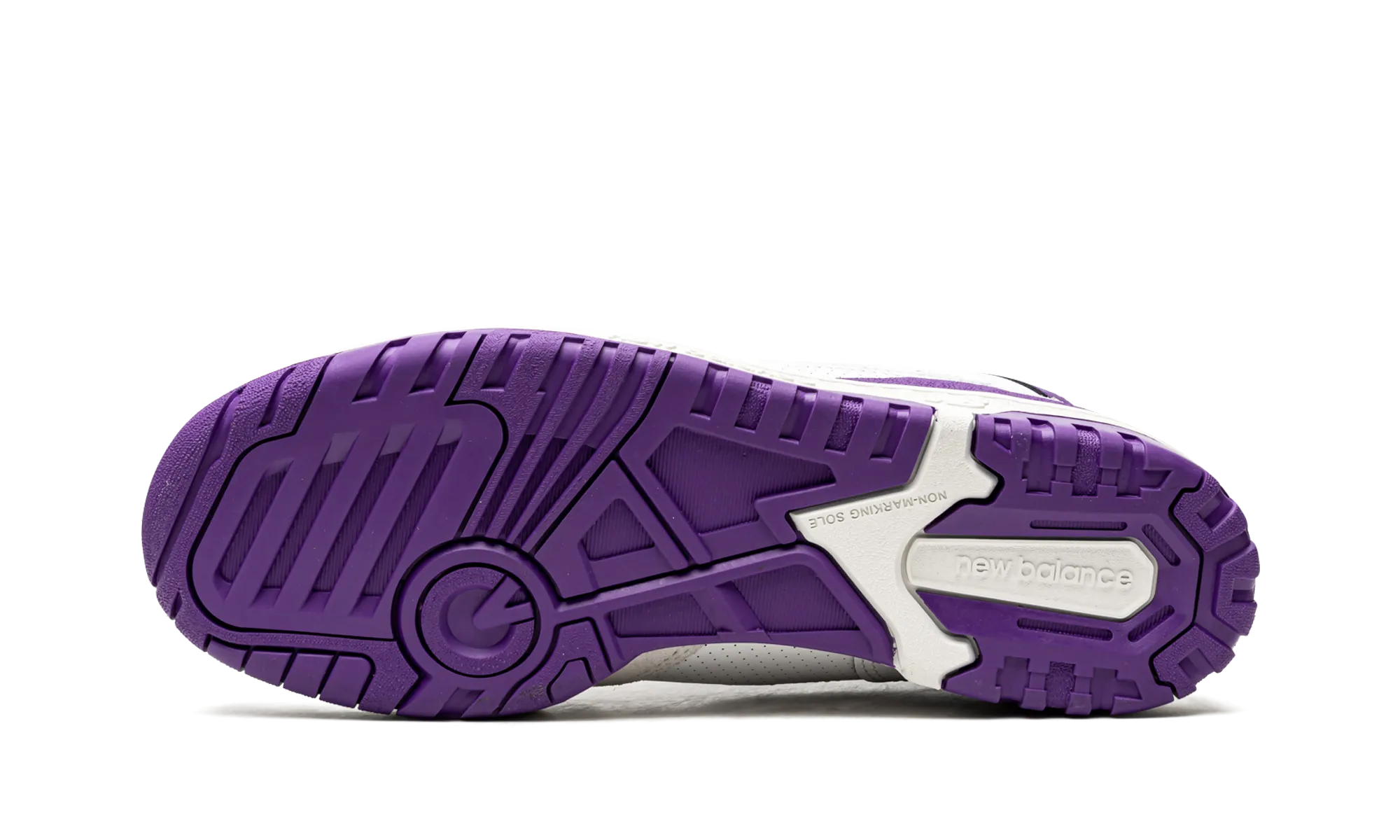 running in a fen area shoes 550 "White / Purple"