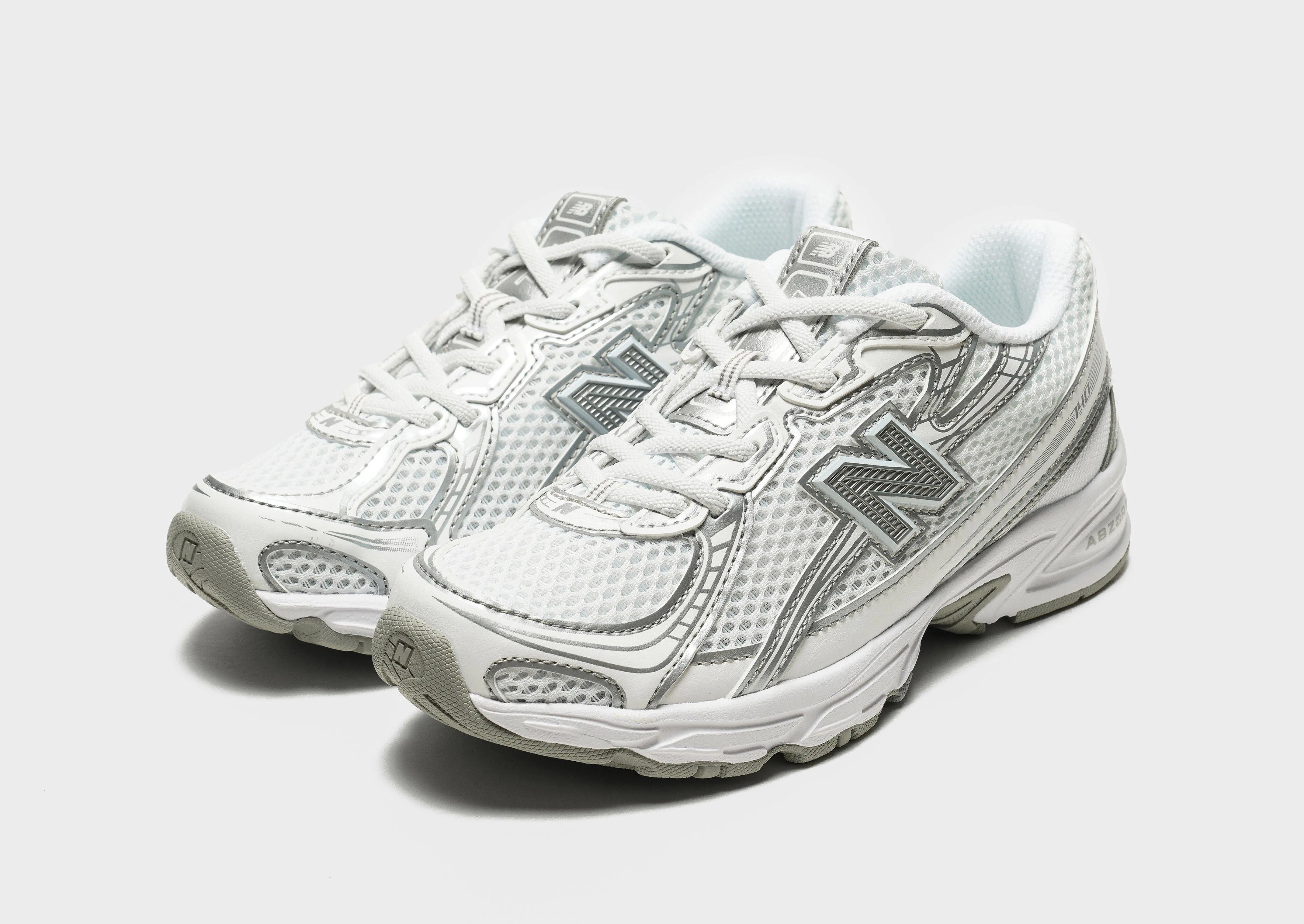 740 Children's running shoes for cross - country meets Tear Resistant