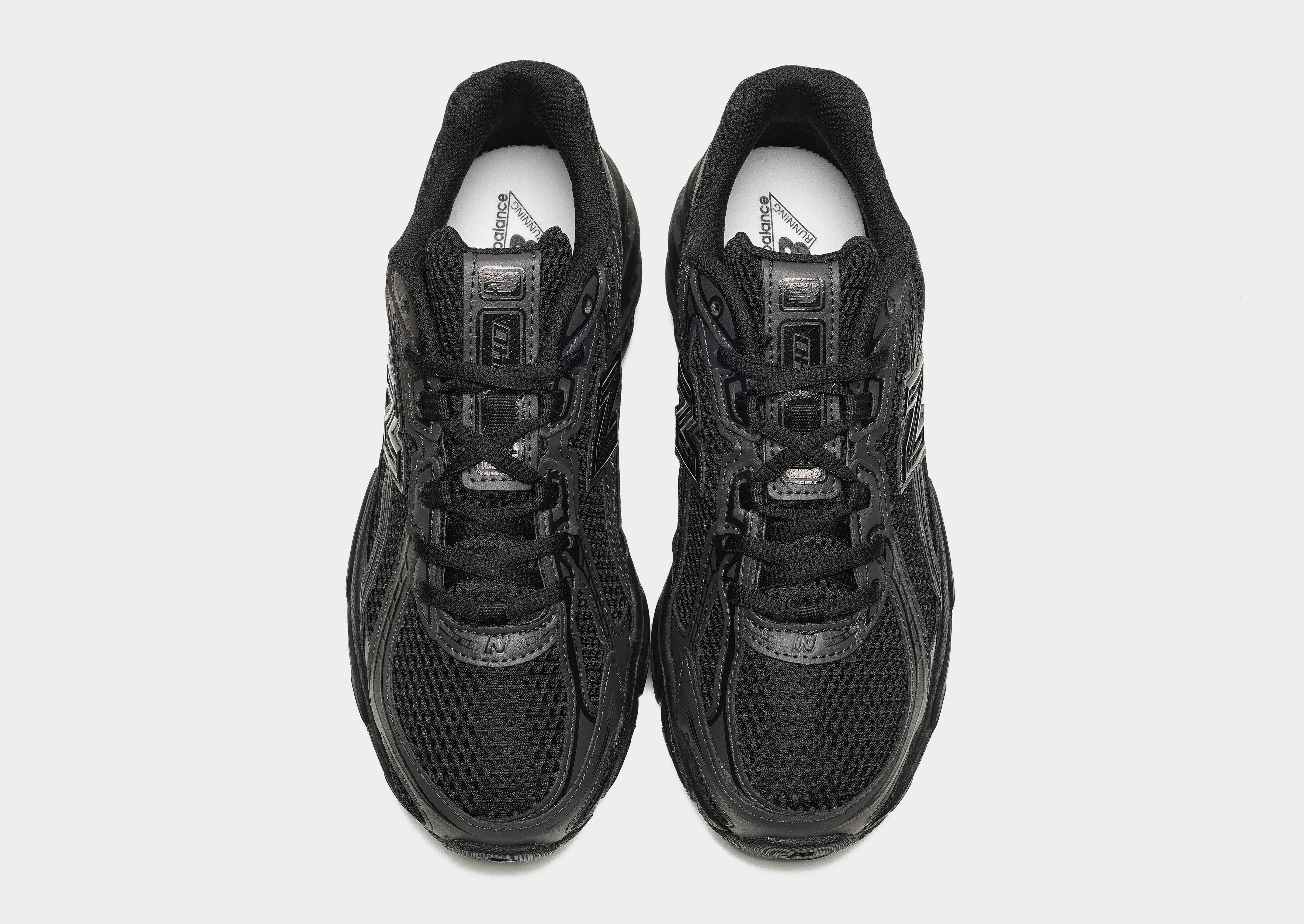 740 Boost professional runner shoes