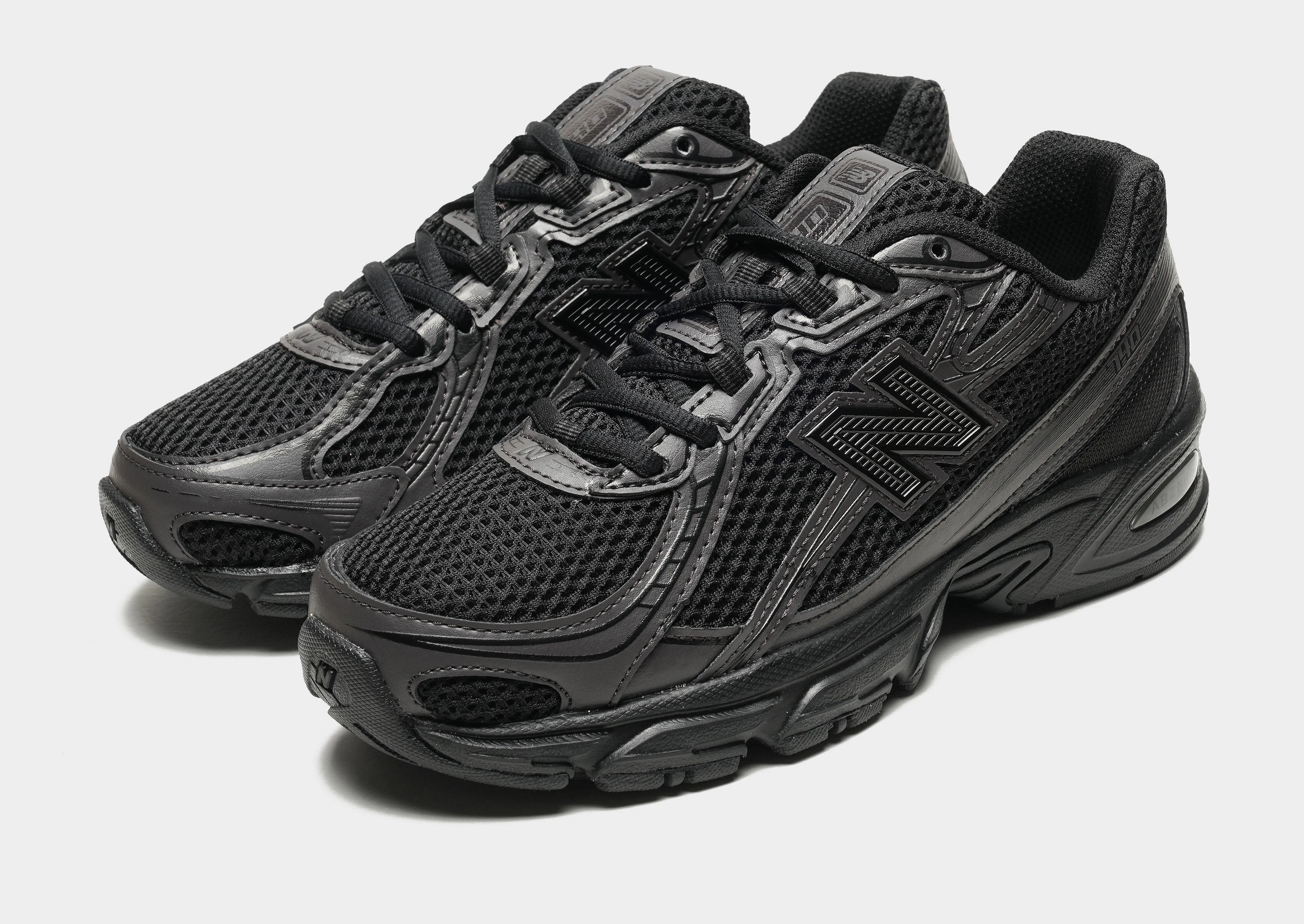 reinforced - heel shoes 740