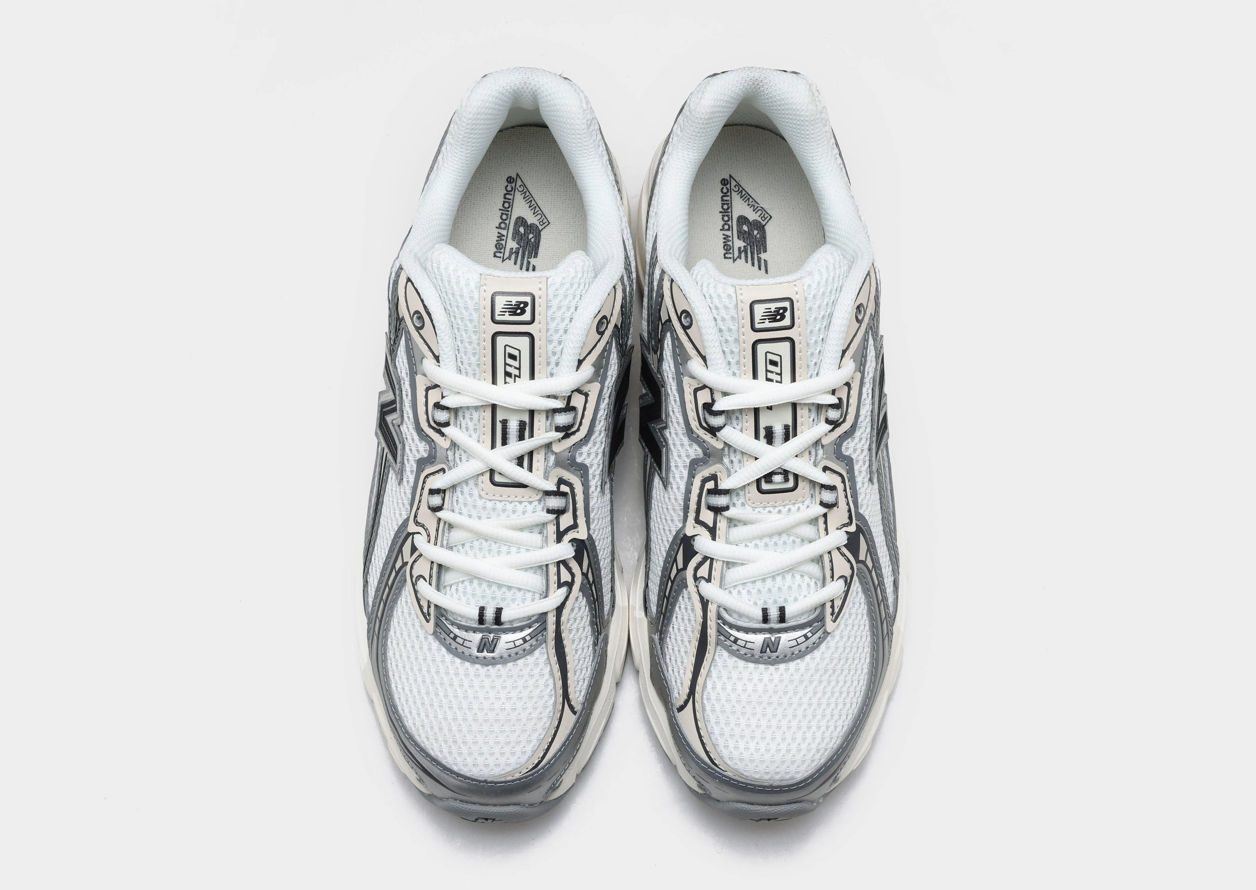 Minimalist Shoe Design 740
