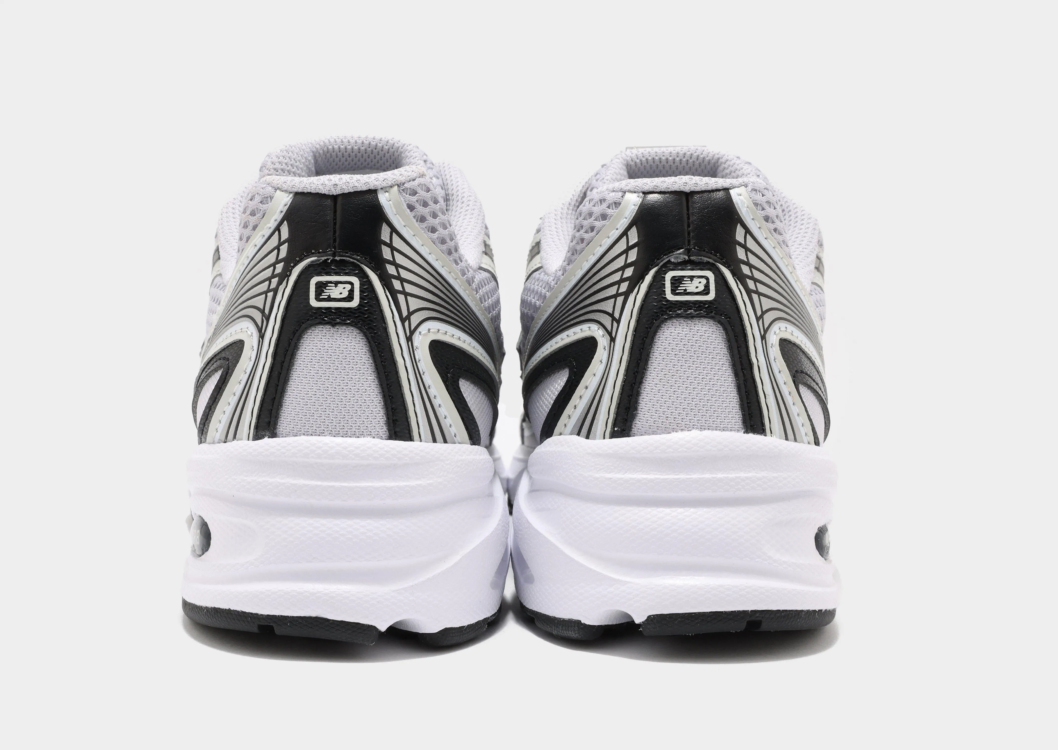 plain shoes 740