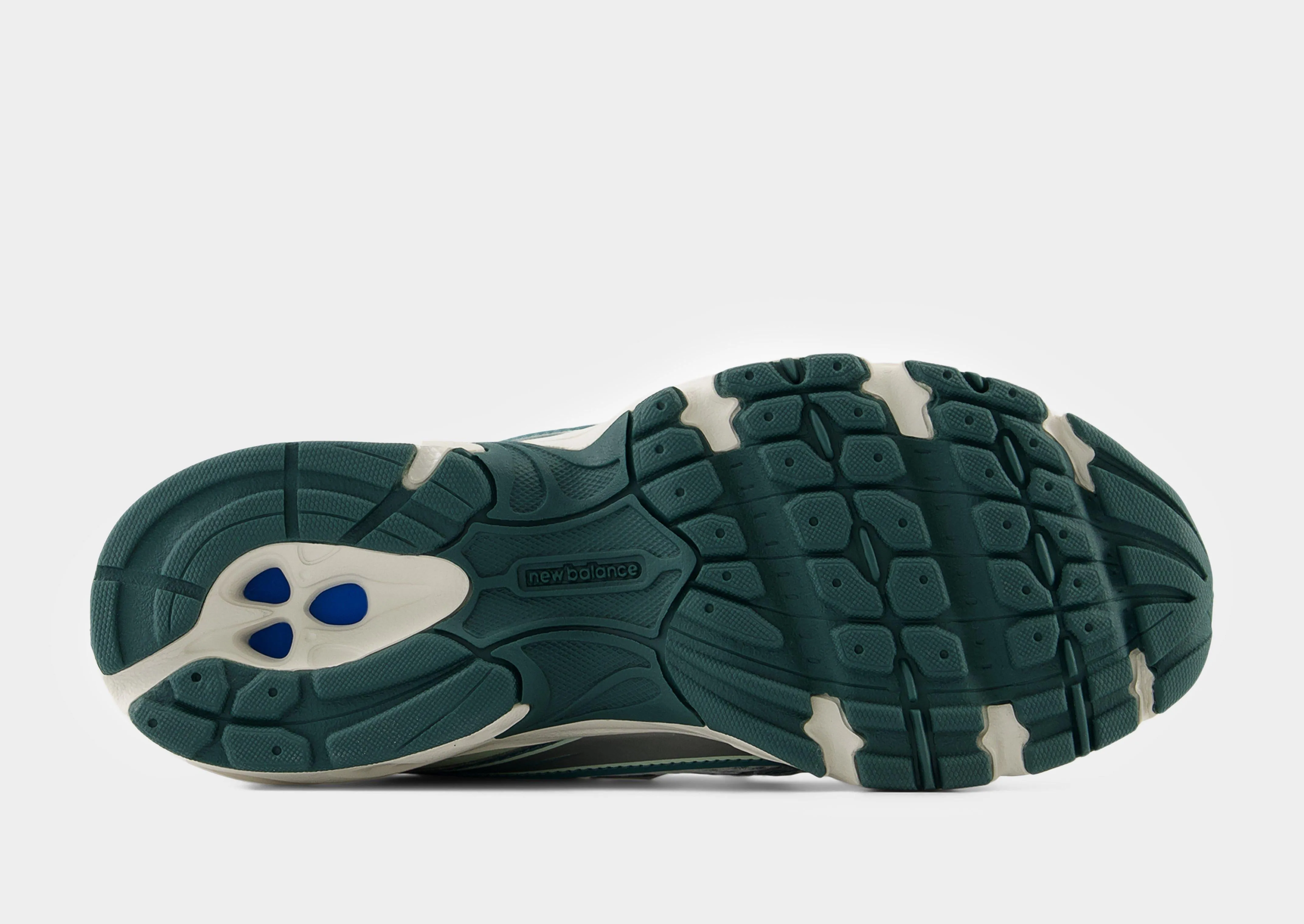 cricket shoes 740 Women's