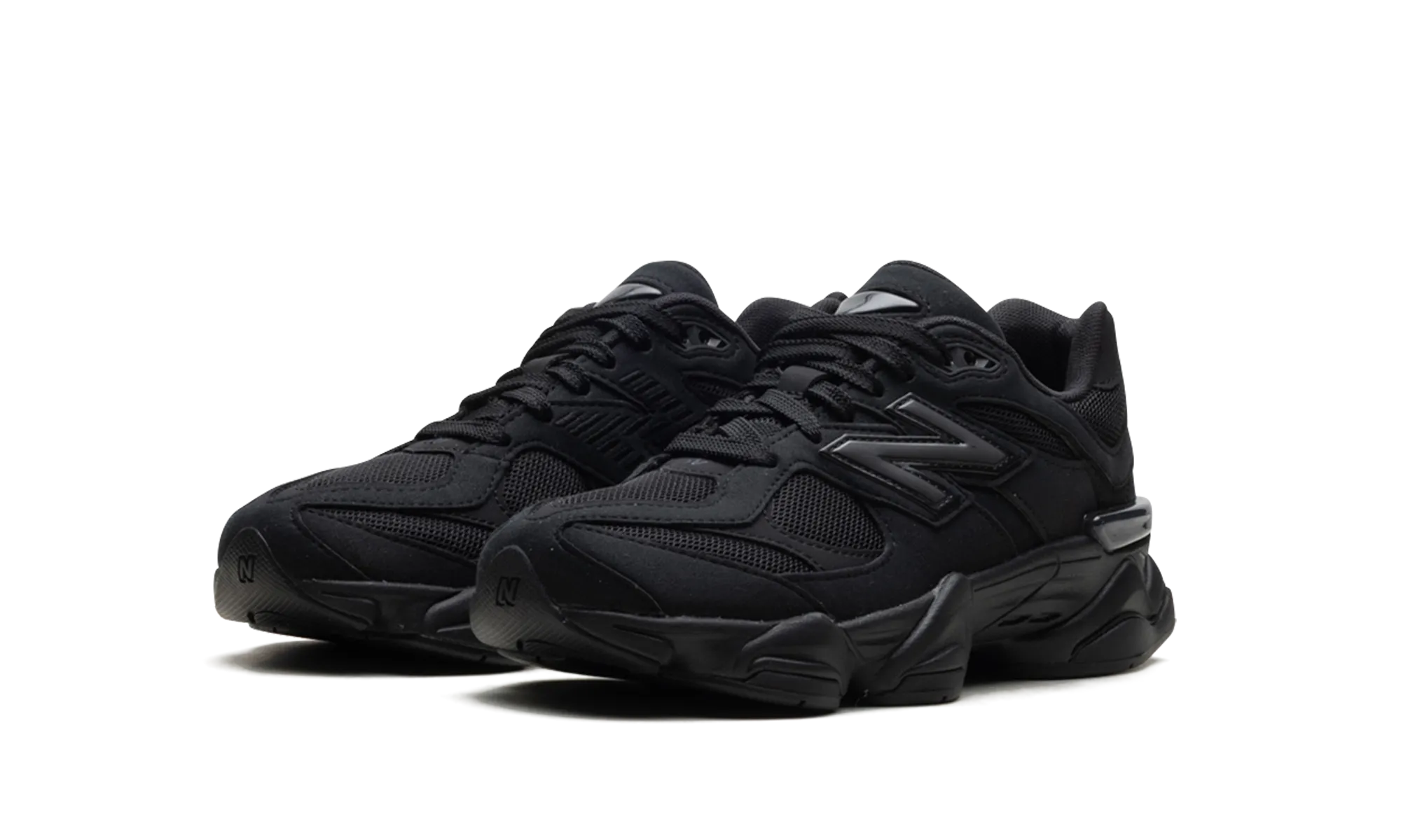 9060 GS "Triple Black" Extraordinary design shoe cleaner