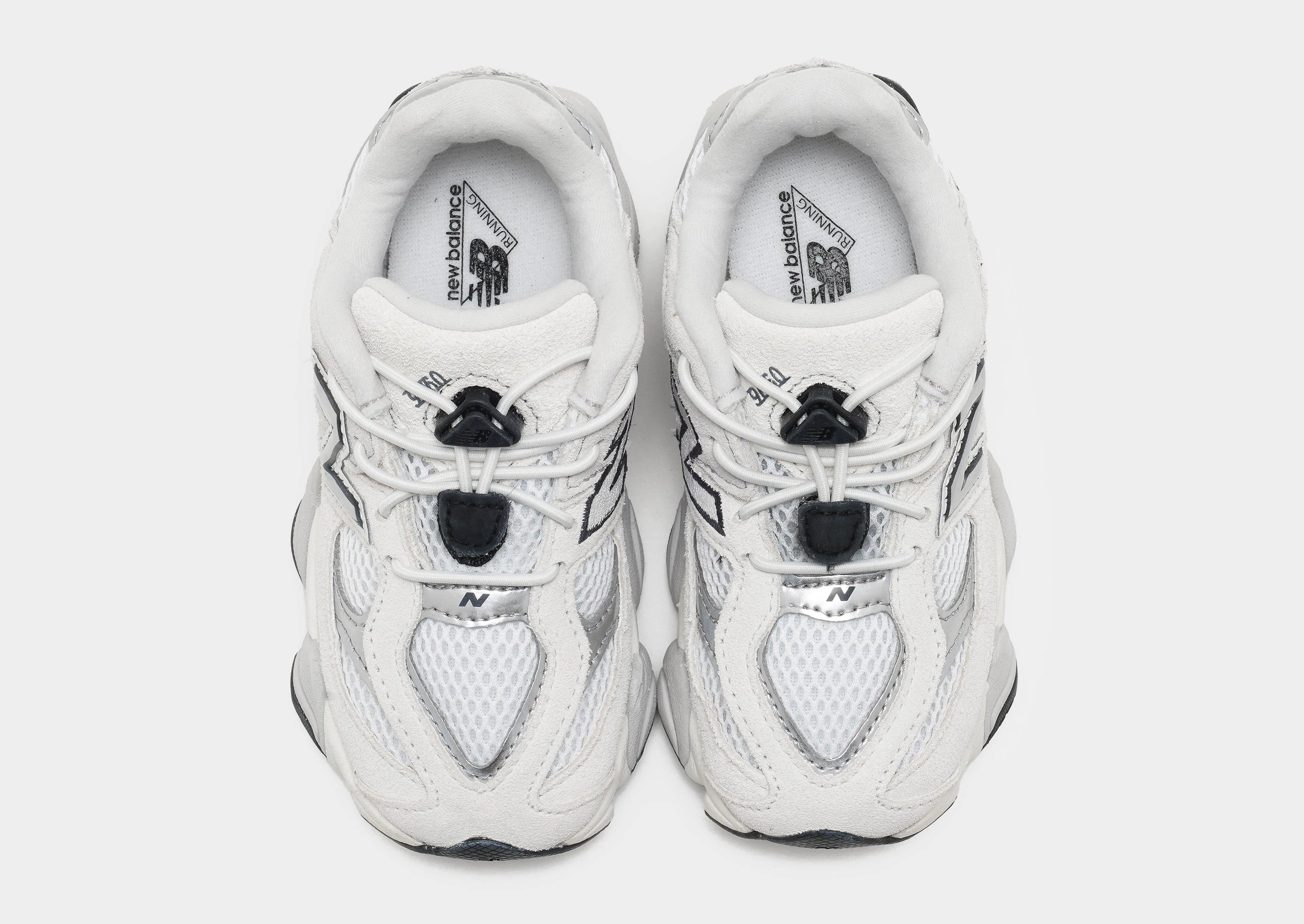 9060 Infant's mountain - running running with a sports bra