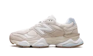 9060 "Bisque Frosted Glass" indoor running shoes