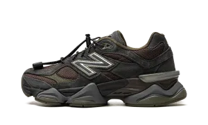 9060 "Blacktop/Dark Moss/Black" elastic band shoes