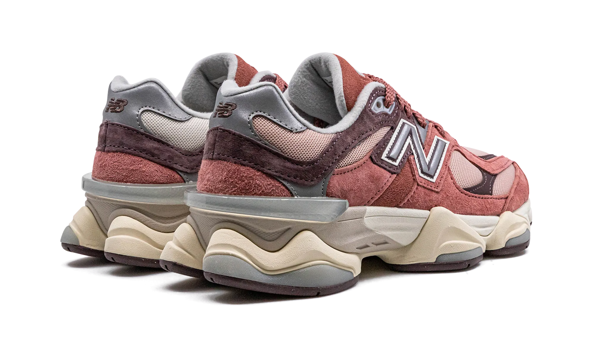 Stable 9060 "Mineral Red/Truffle"