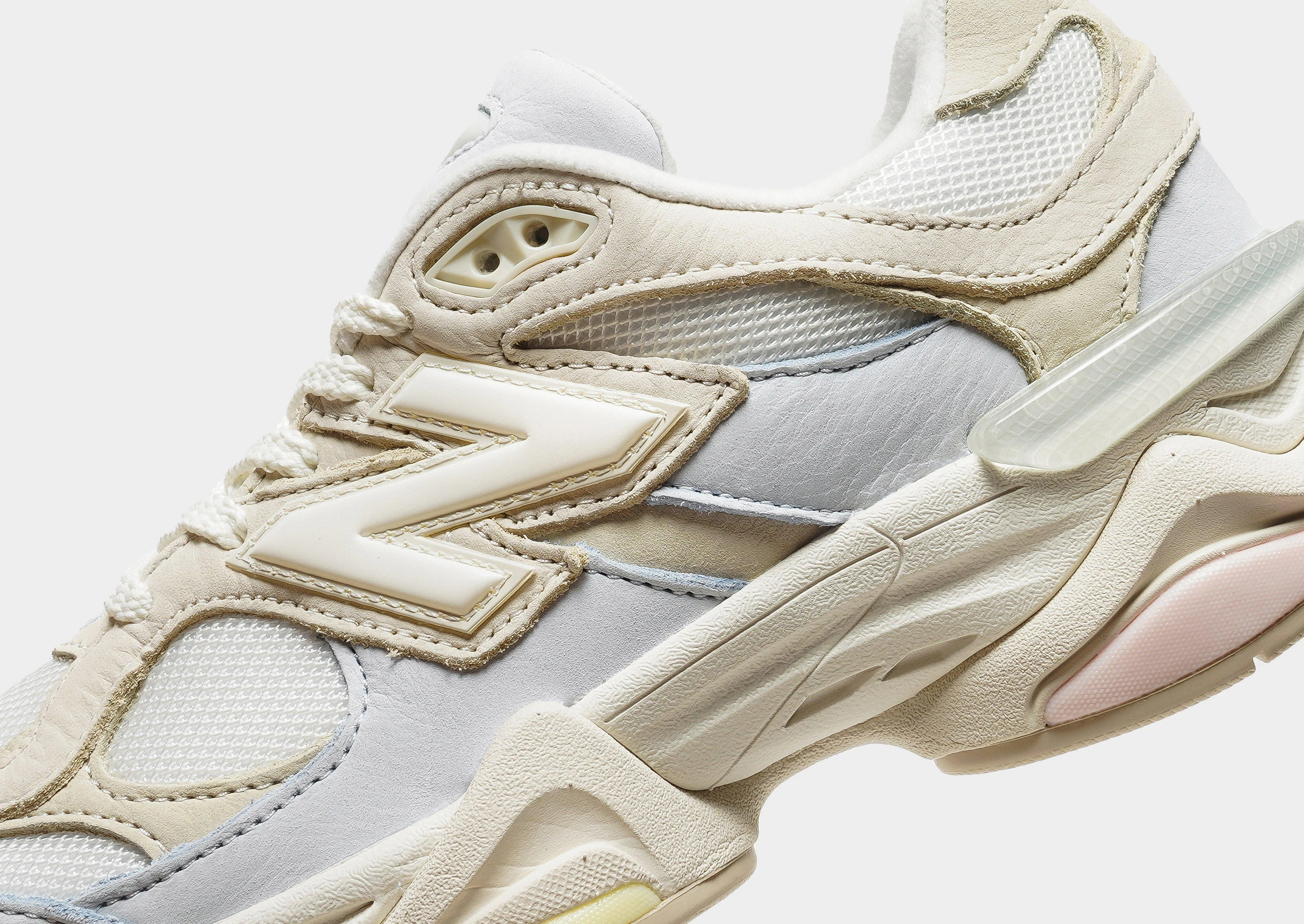 9060 Women's GPS - enabled off - road shoes