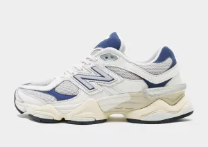 9060 Women's running in city