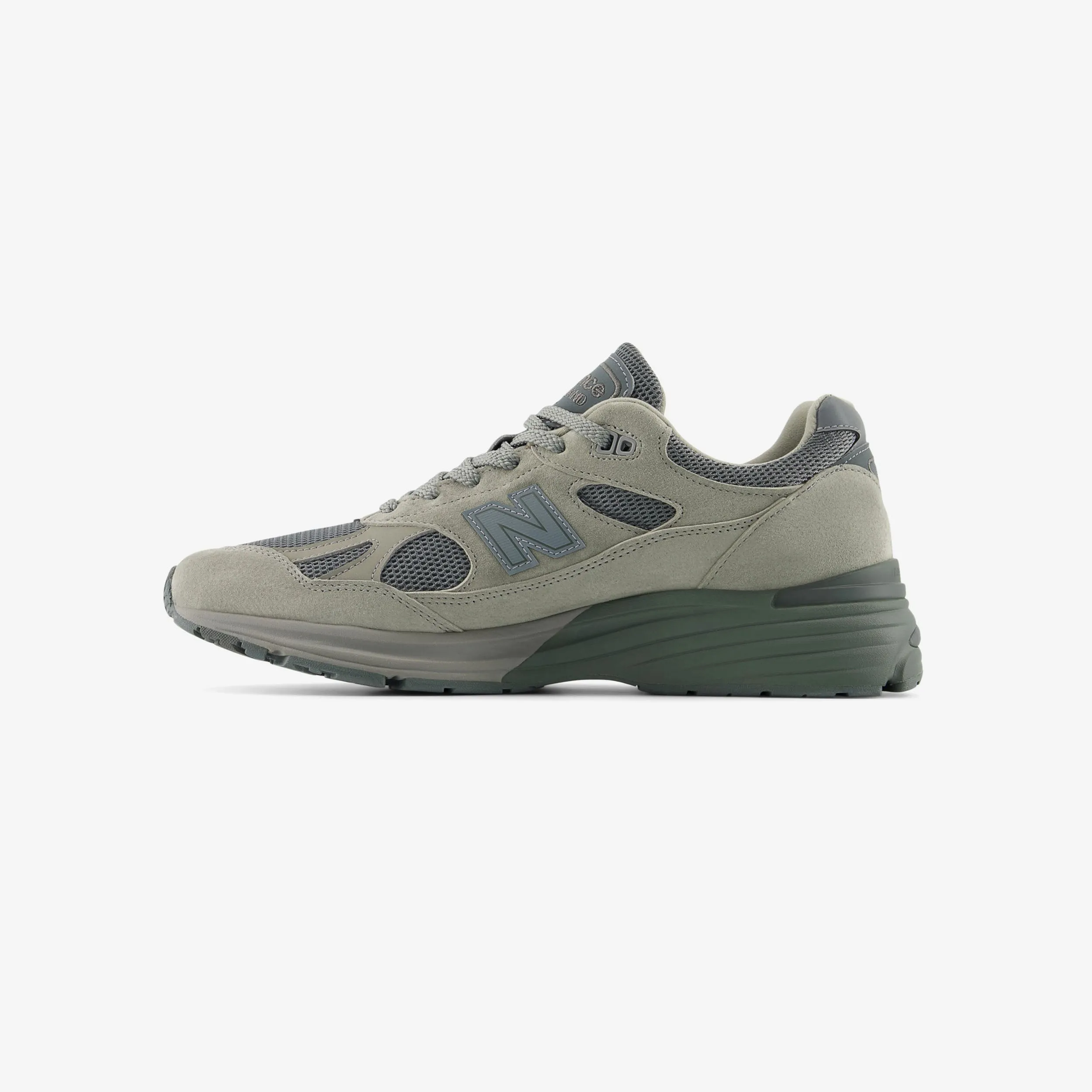 Daily Fashion Air Flow Channels 991v2 x thisisneverthat
