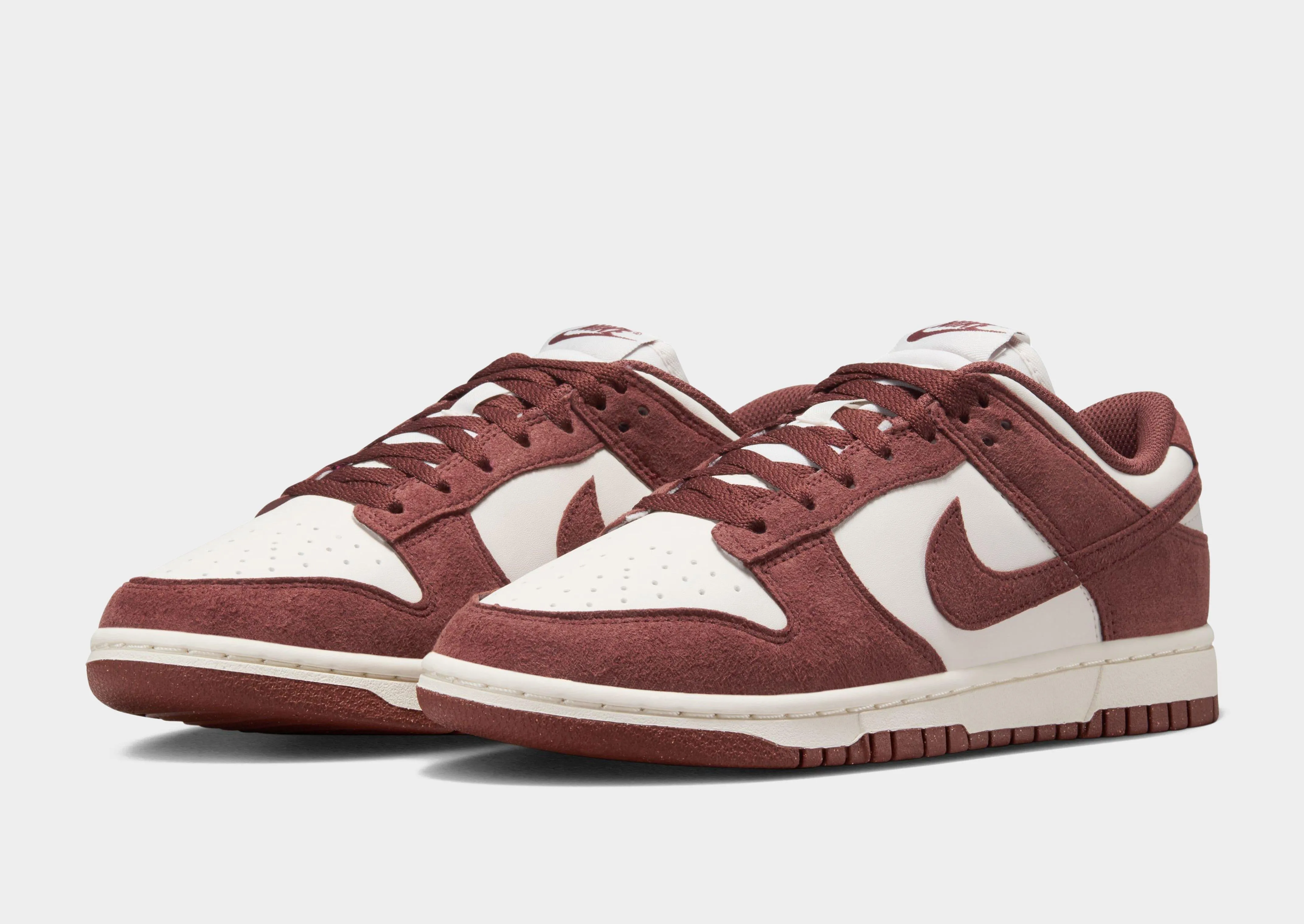 Dunk Low Women's Tailored ease