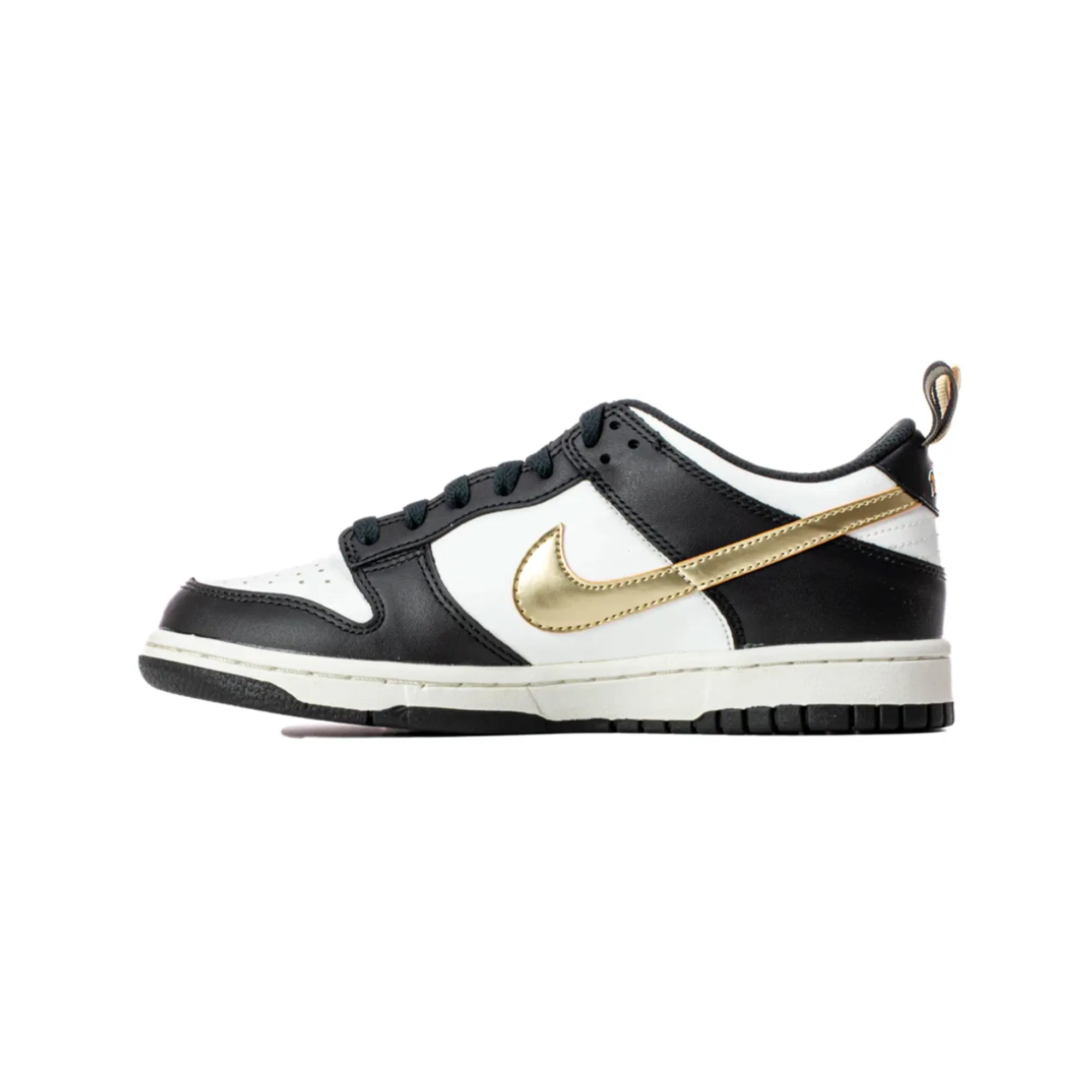 Nike Dunk Low 'Black White Metallic' GS (2022) Heat Retention