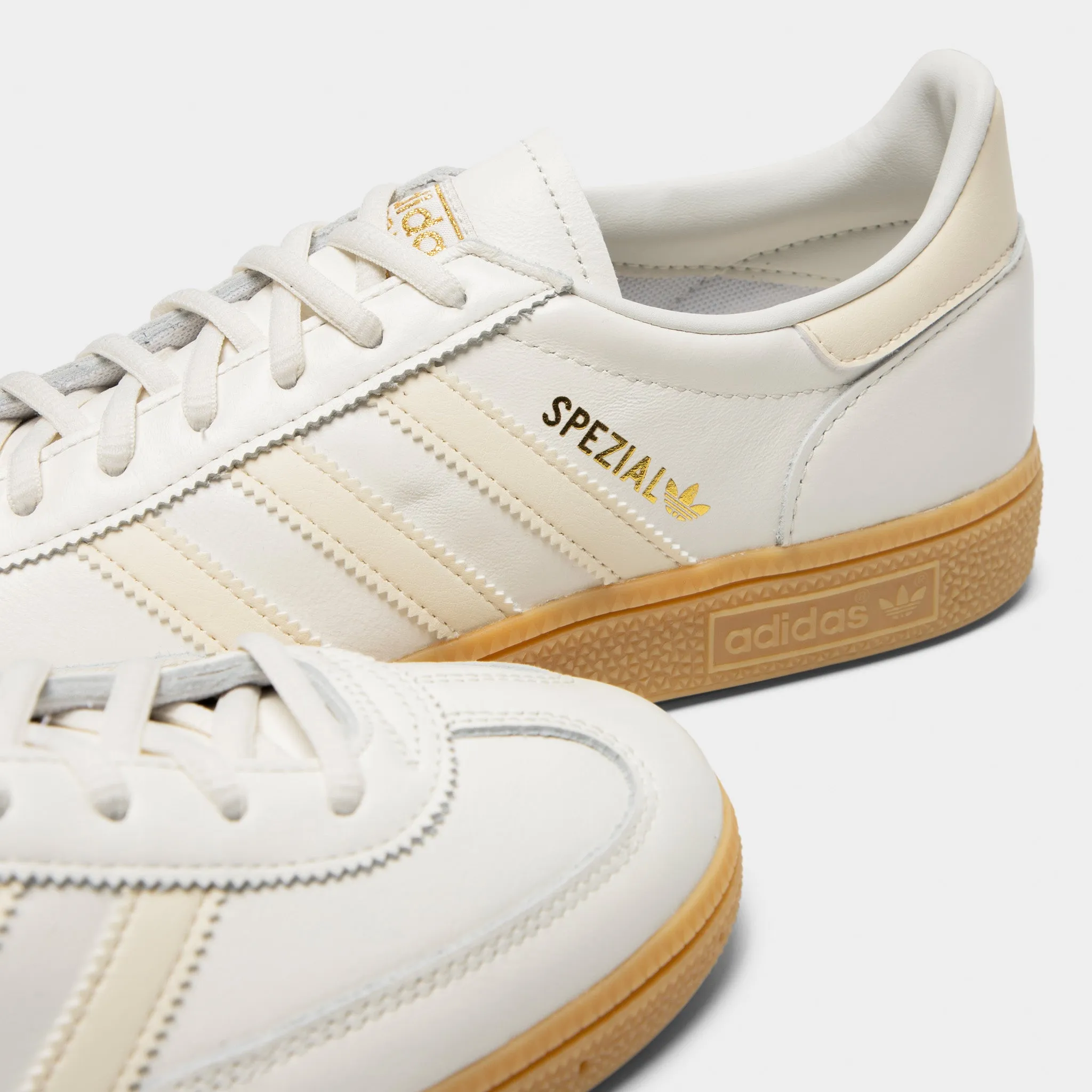 adidas Originals Handball Spezial White / White - Gum Minimal Design Thermal Regulating Liner
