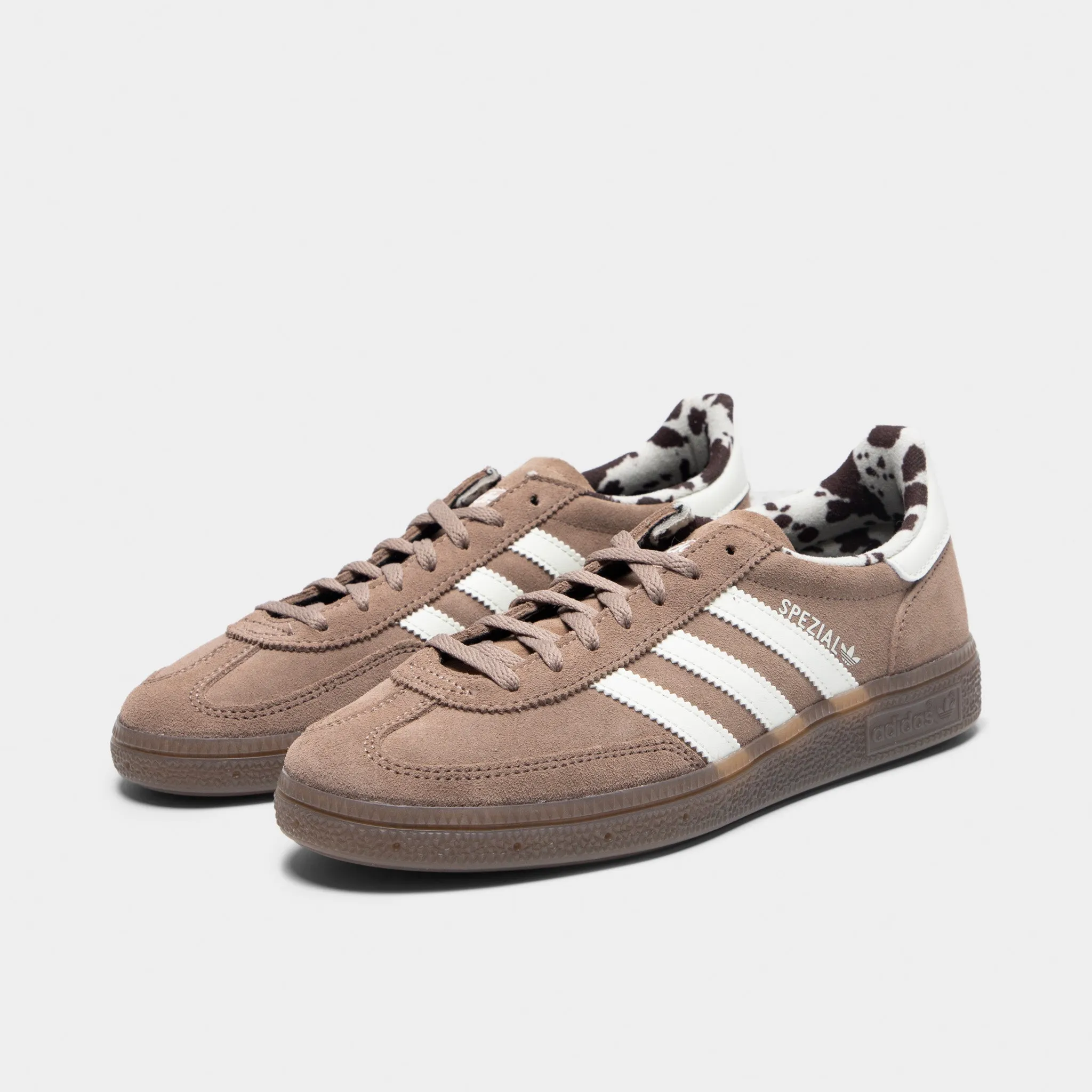 adidas Originals Women's Handball Spezial Chalky Brown / Off White - Gum Breathable piece Stability