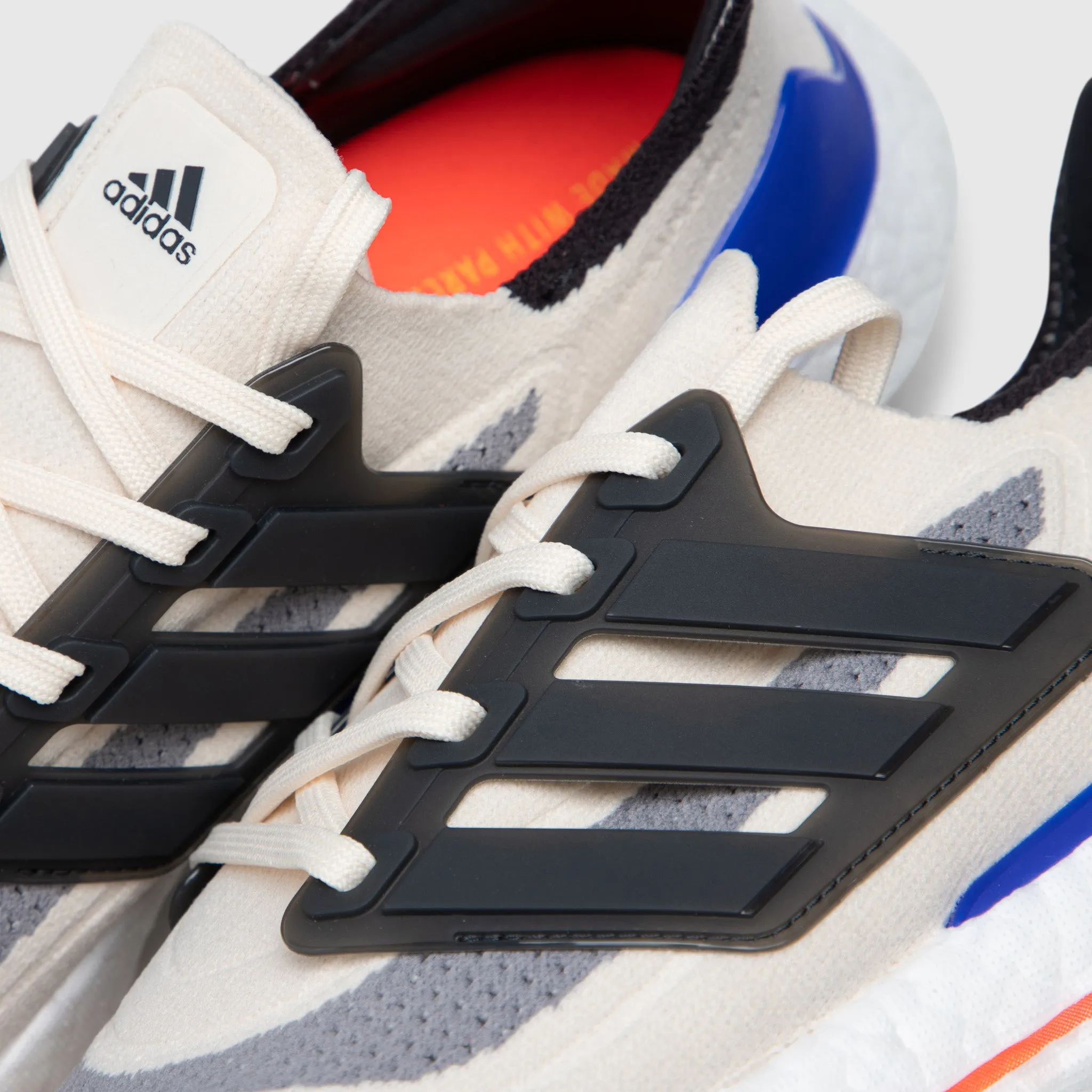 adidas Ultraboost 21 White / Carbon - Solar Red Runner's Choice