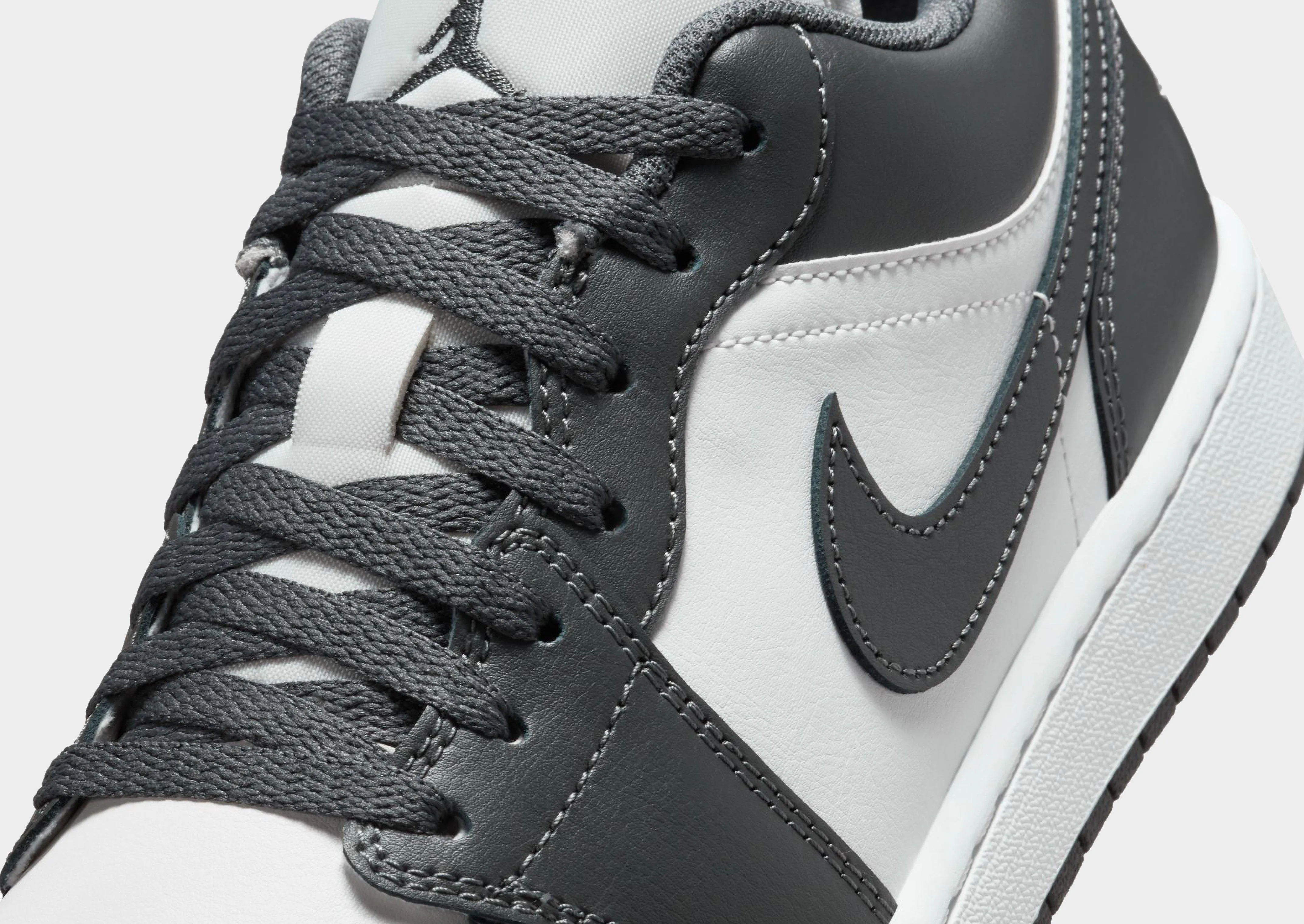 Air 1 Low Adjustable lacing