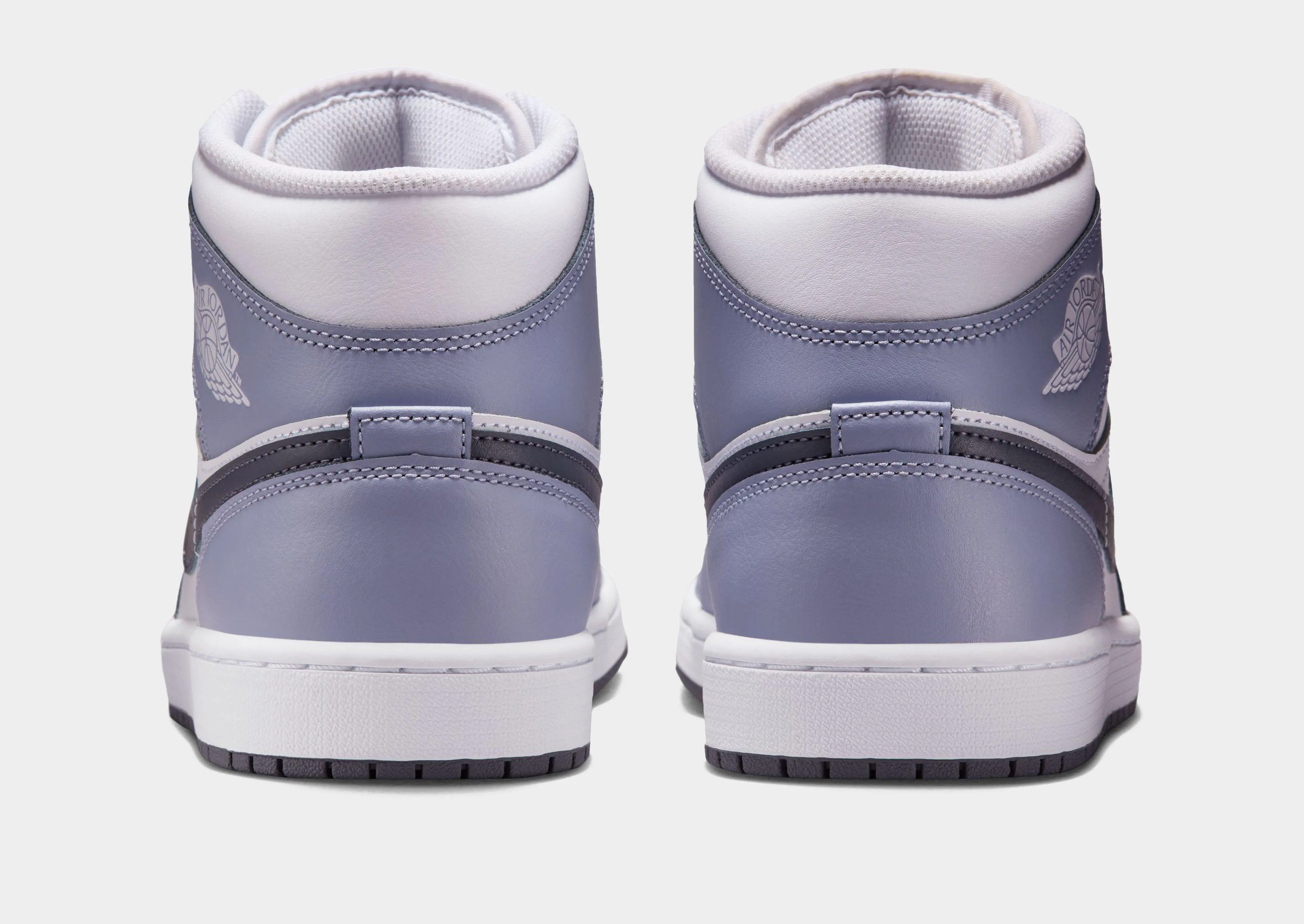 Slip-Resistant Sole Flexible Sole Articulation Air 1 Mid