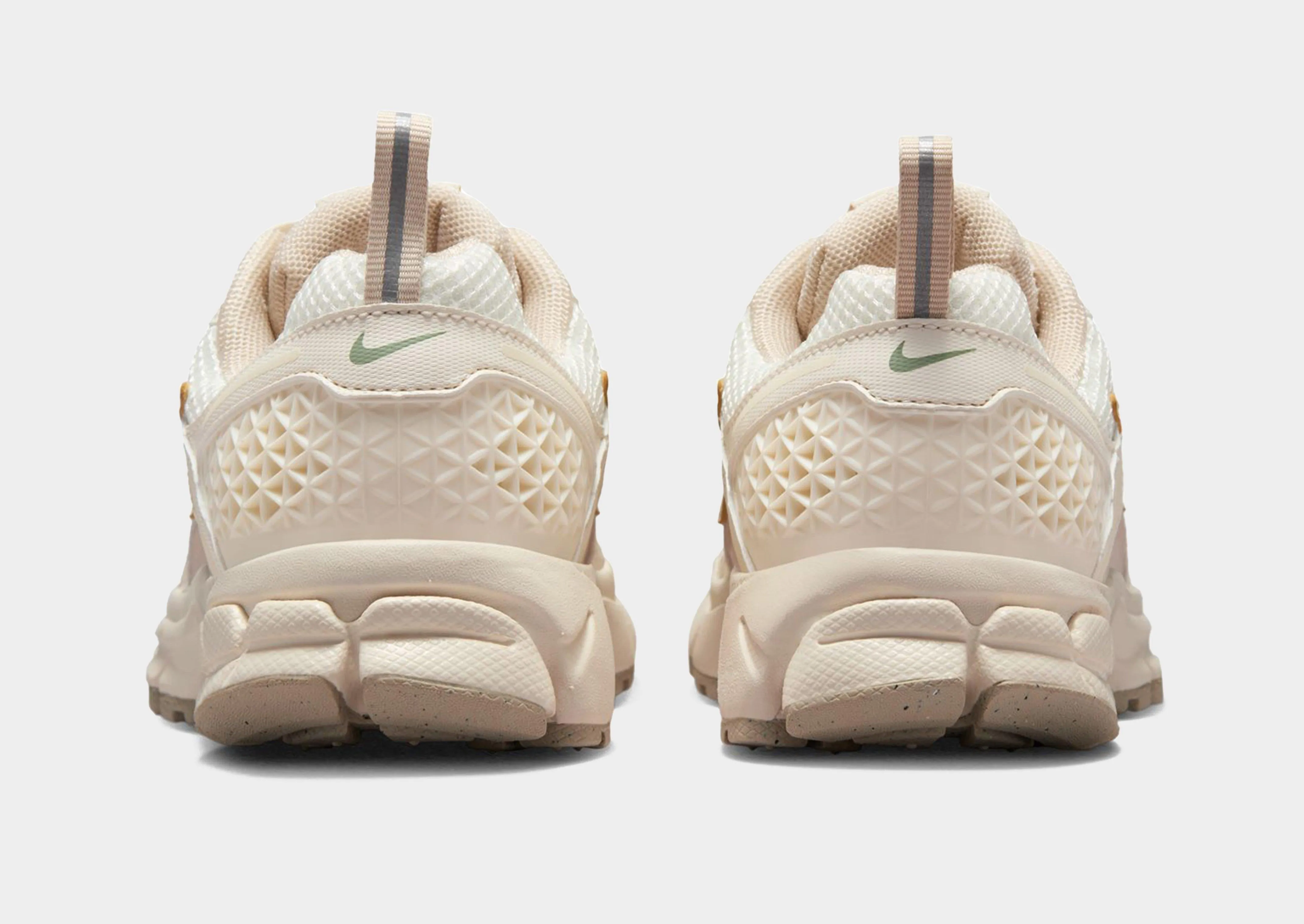 Vomero 5 Junior's midfoot - strike shoe answer running for a healthy lifestyle