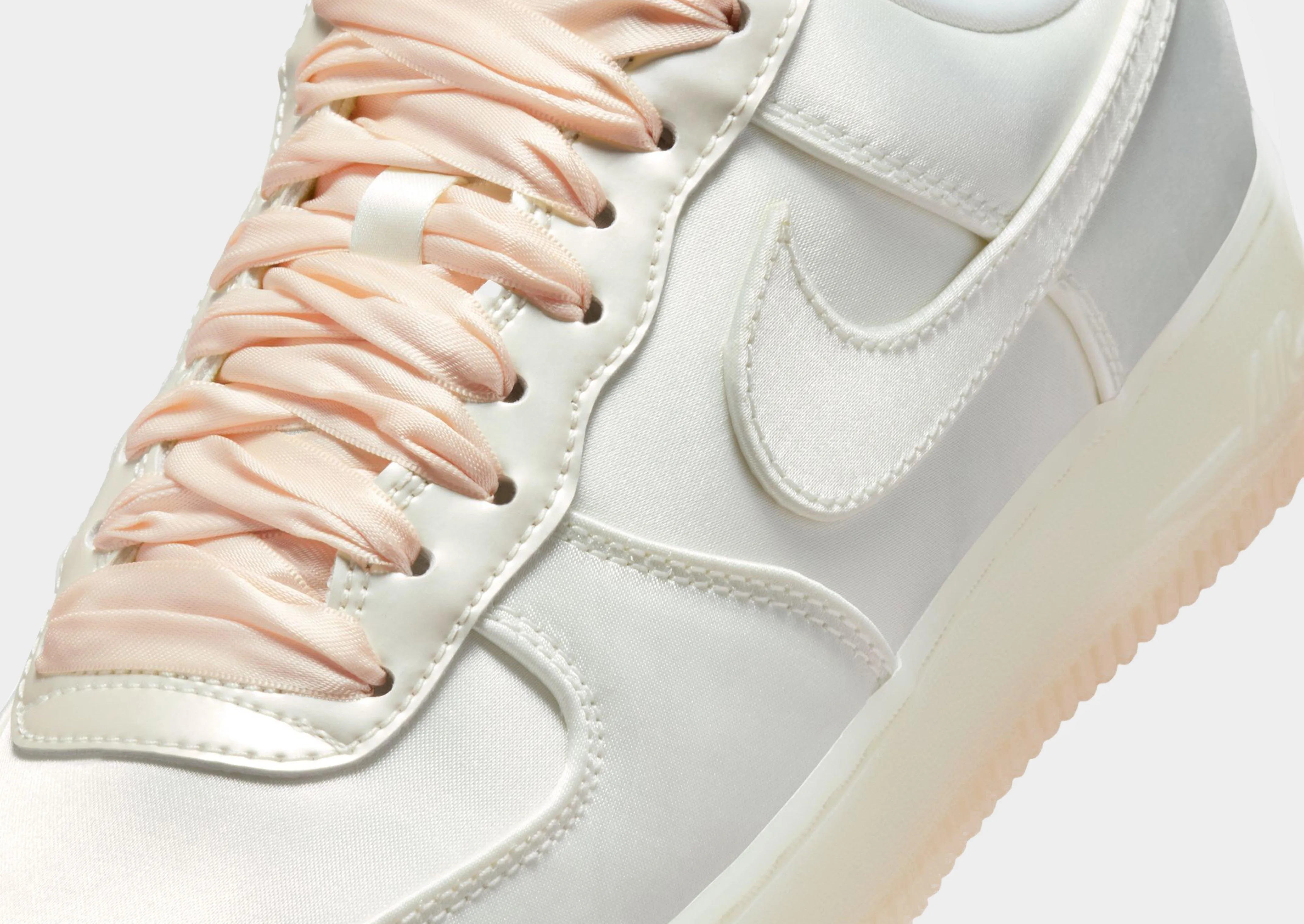 Active Mode Air Force 1 ??07 LV8 Women's