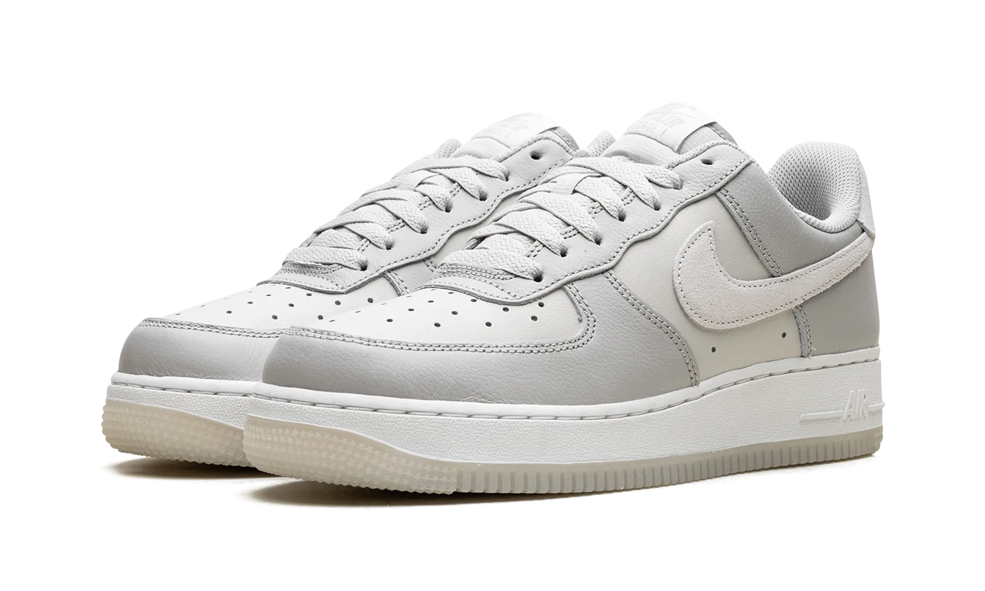 Air Force 1 '07 "Light Bone" Classic Look Durable Build