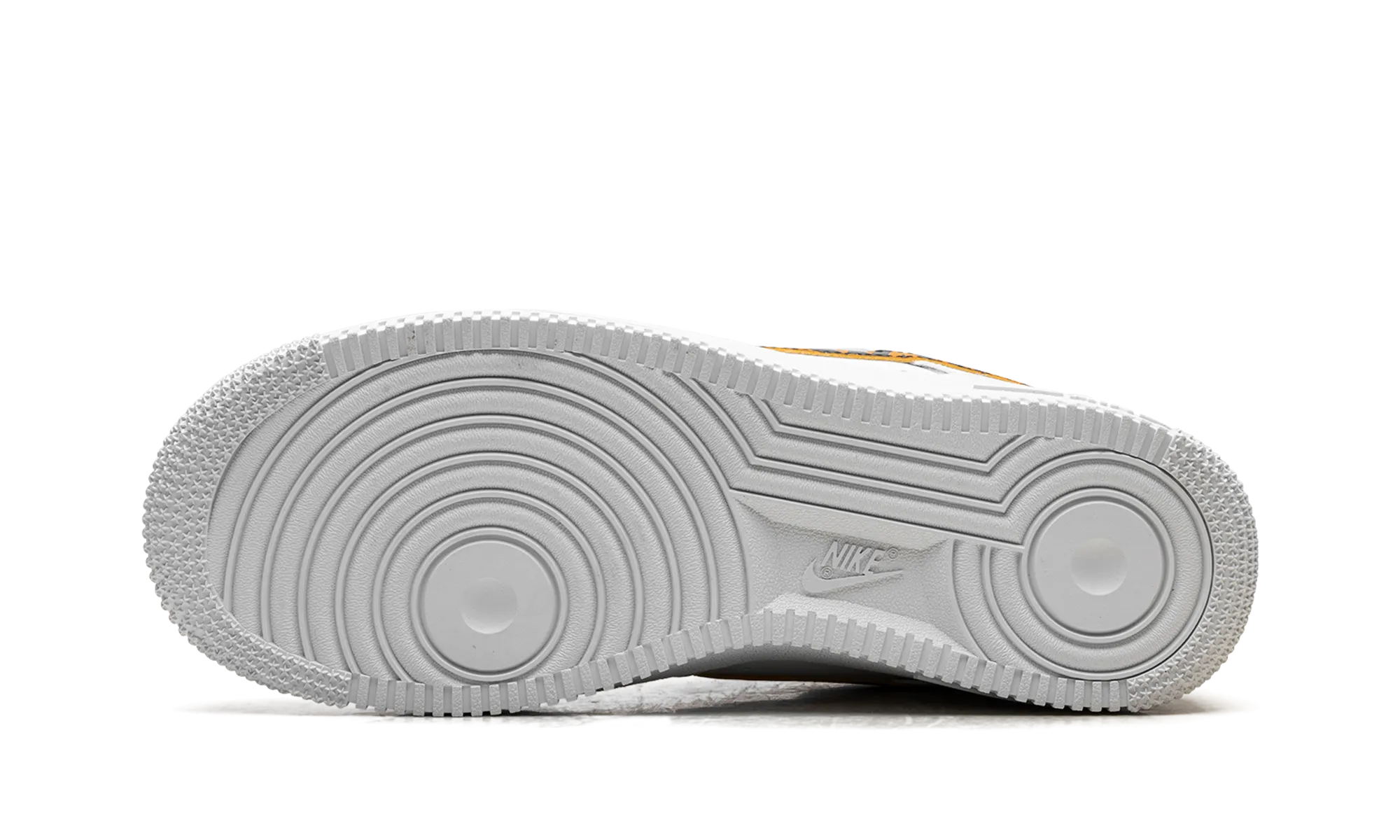 Air Force 1 '07 WMNS "Tiger Stripes" Street Movement
