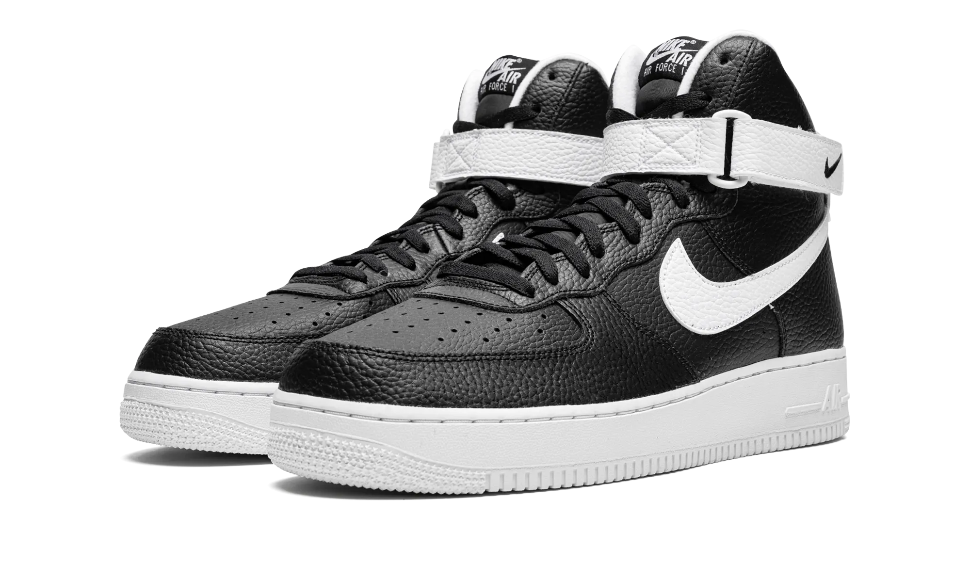 Sturdy Build Air Force 1 High '07 "Black / White"