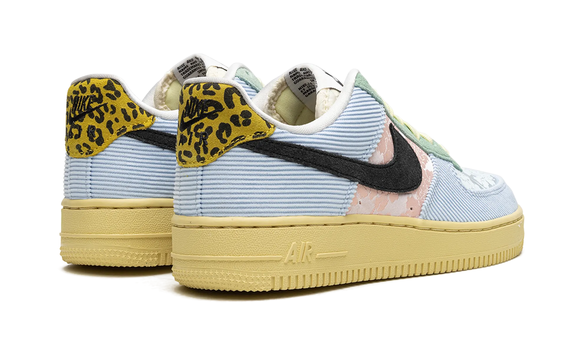 AIR FORCE 1 LO WMNS "Celestine Blue" Light Movement