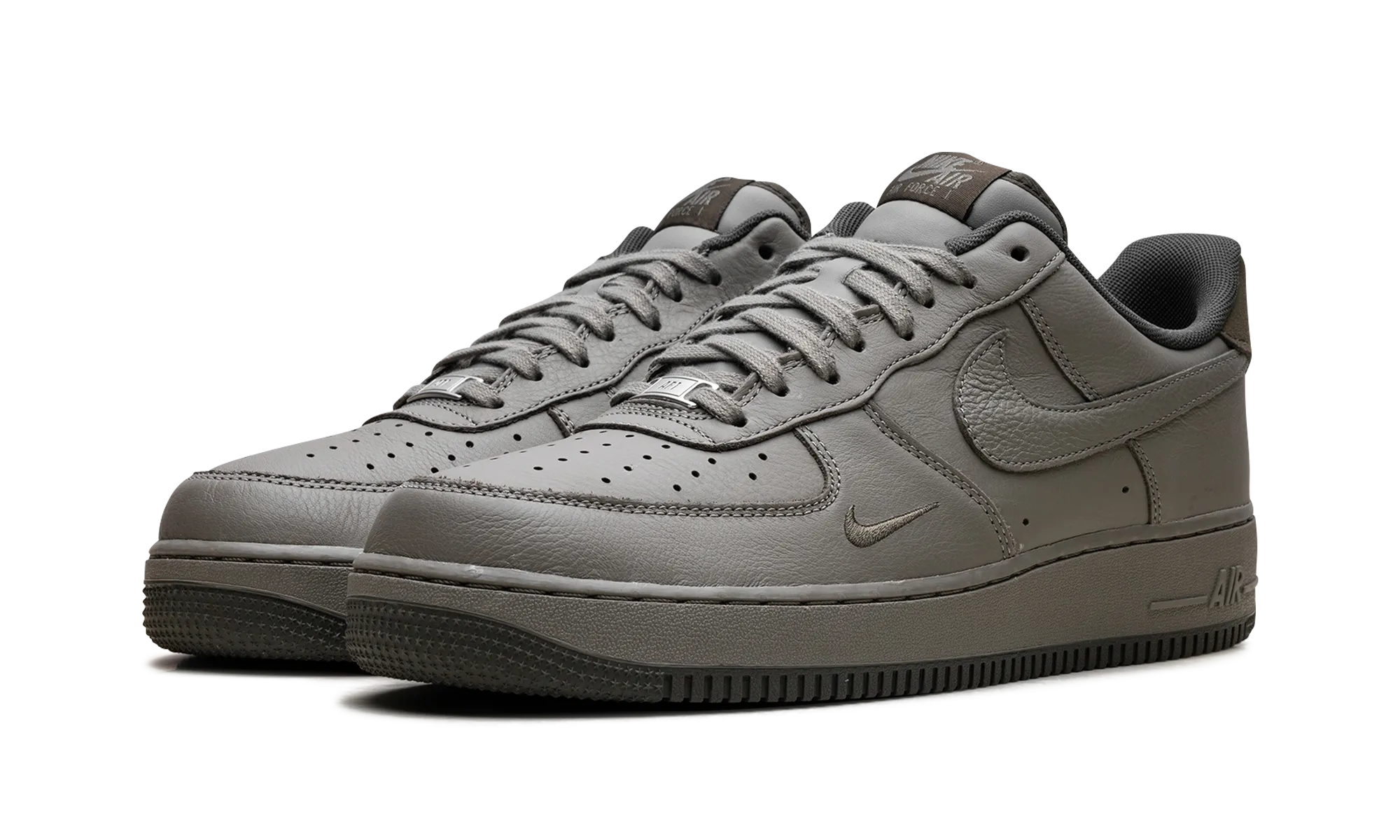 Sleek Finish Air Force 1 Low '07 LV8 "Light Army Cargo Khaki"