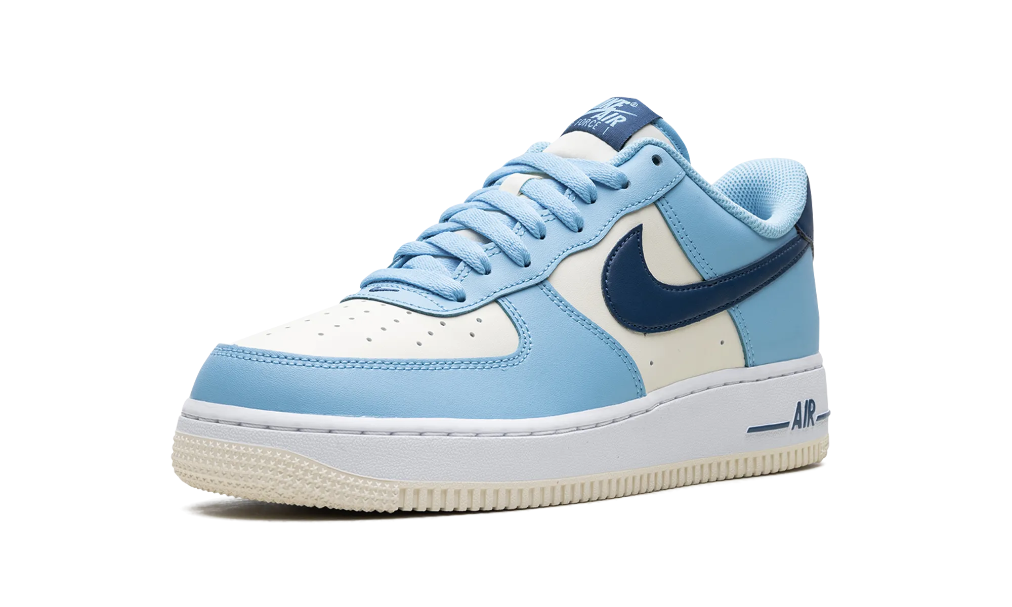 Wide toe box Air Force 1 Low "Aquarius Blue Coconut Milk"