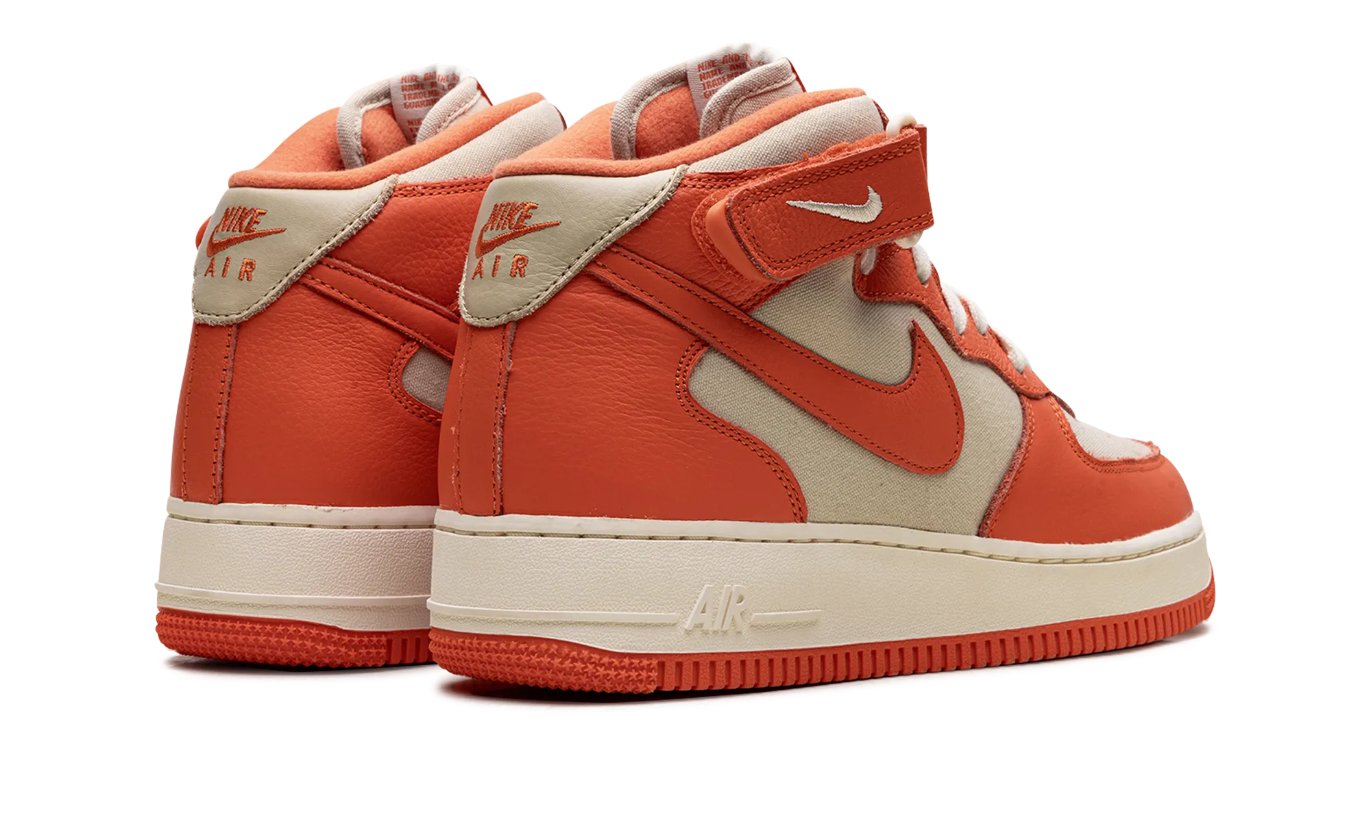 Air Force 1 Mid Comfort Design sports performance