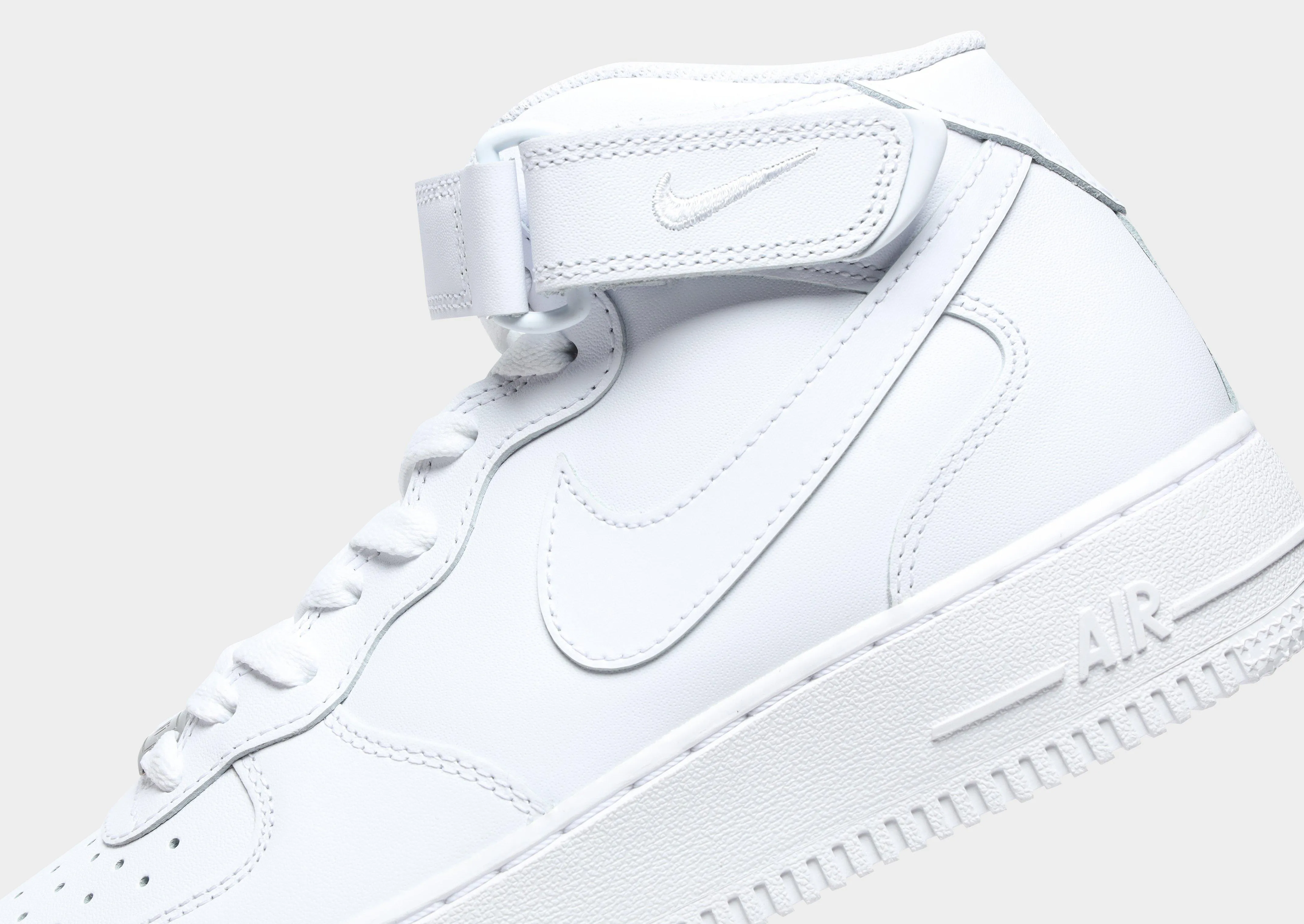 Air Force 1 Mid Women's Travel Companion