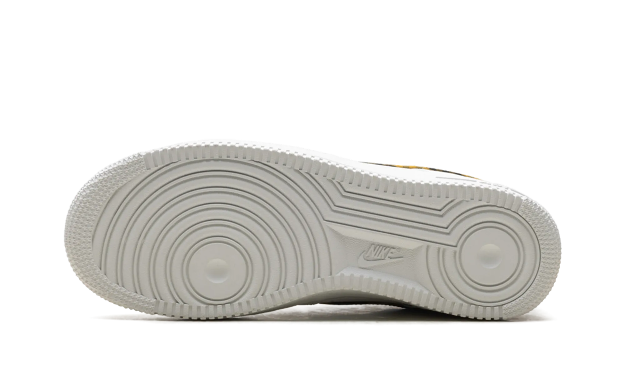 Air Force 1'07 Ess Trend WMNS "white" Active Grip Comfort Flexibility