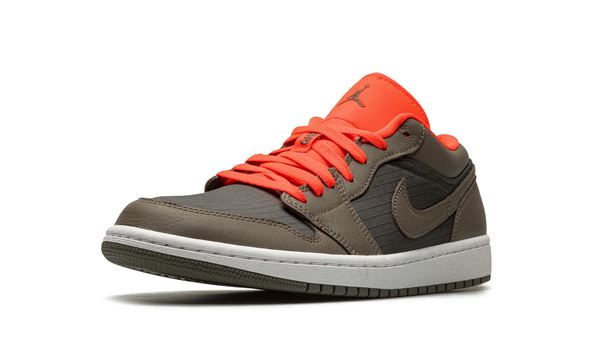 Fashion-forward flair AIR JORDAN 1 LO SE WMNS "Black / Olive/ Bright Crimson"